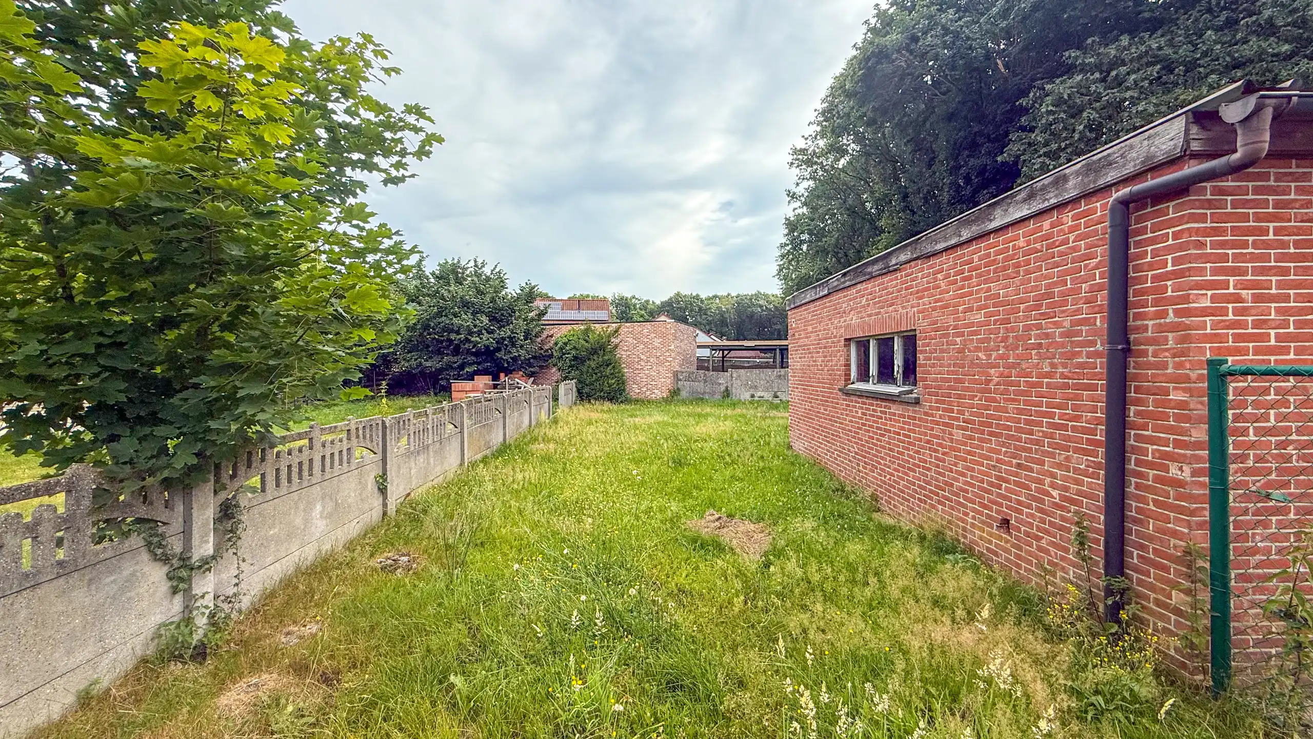 Deels gerenoveerde woning met ruime leefruimte en 3 slpkms! foto 34