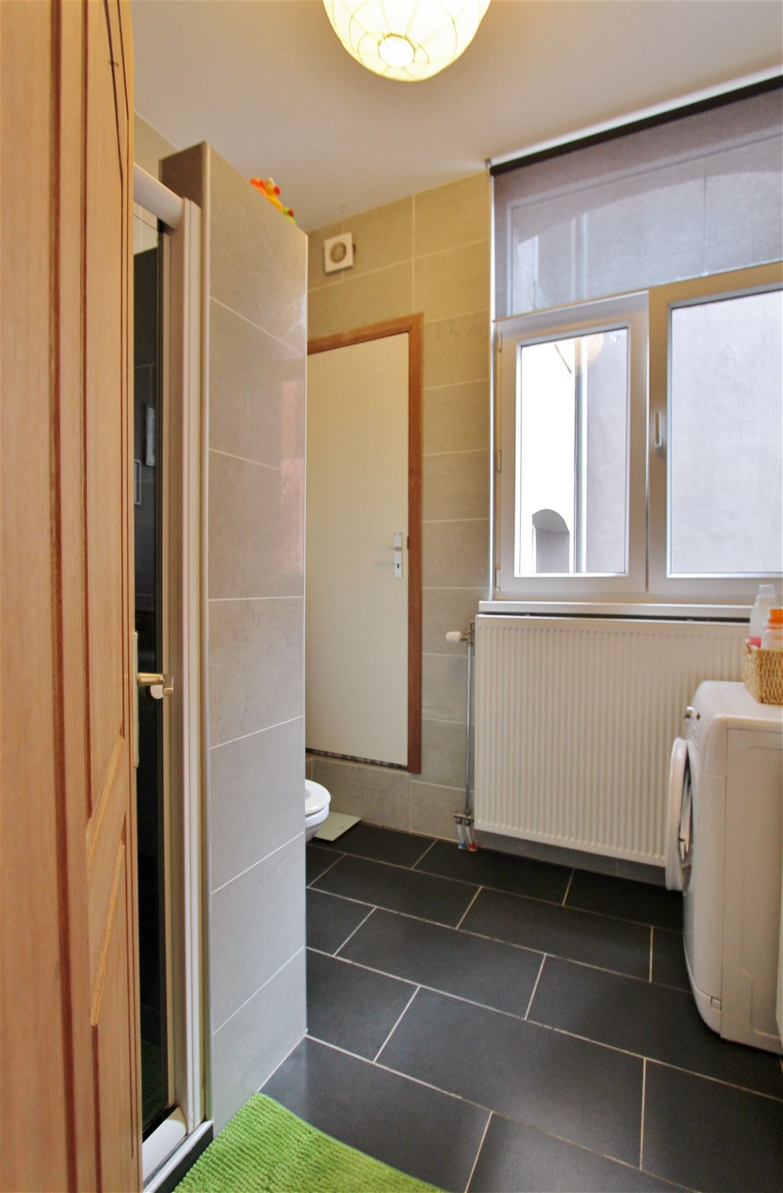 Instapklaar 2 SLPK appt met tijdloos interieur, karaktervol gebouw, veel lichtinval, lage kosten en ligging zijn absolute troef! foto 5