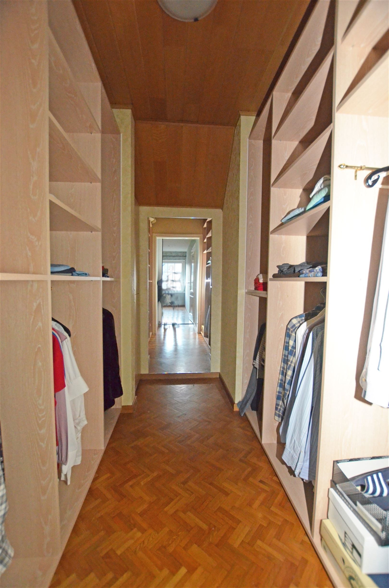 Tijdloze residentiële villa in doodlopende straat foto 16