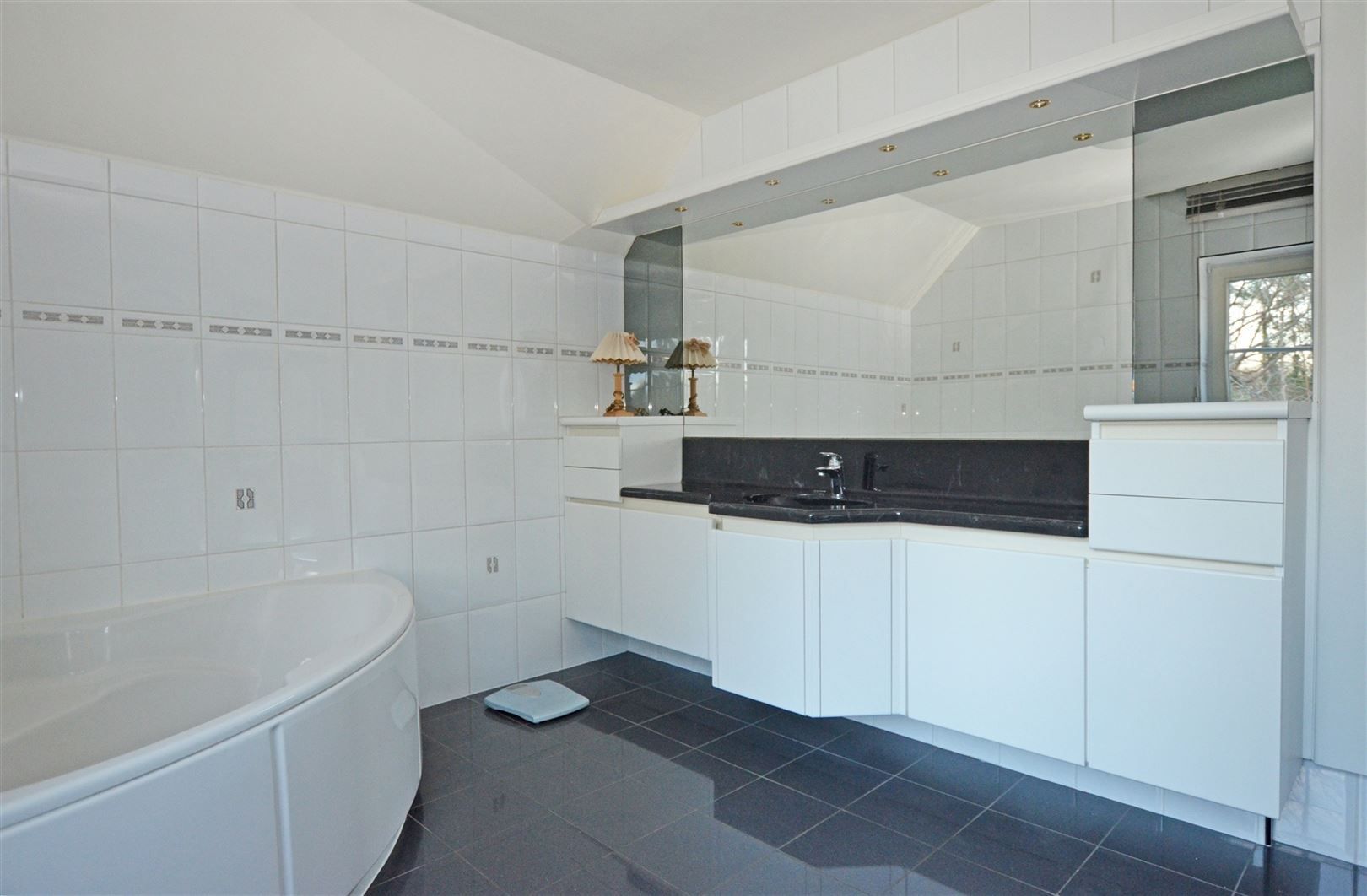 Tijdloze residentiële villa in doodlopende straat foto 16