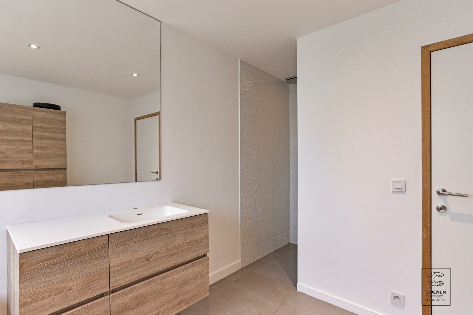 Prachtig gerenoveerde villa  met 4 slpk's, een bew. opp. van 200 m² op een uiterst rustig en groene ligging te Schilde foto 26