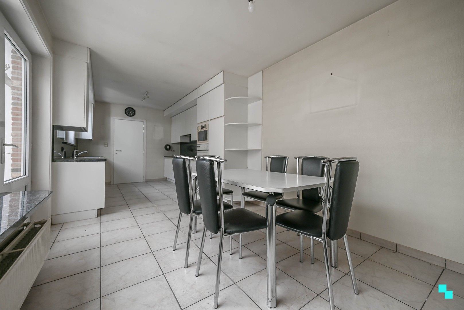 Halfopen bebouwing in hartje Ingelmunster foto 10