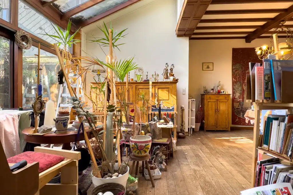 Ruim te renoveren woning met garage en zuidgerichte tuin op een boogscheut van het stadscentrum. foto 2