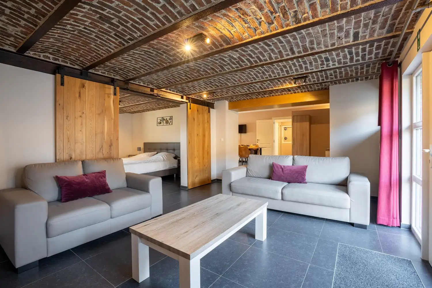 Prachtig gerenoveerde vierkantshoeve (B&B) met wellness te Heers foto 16