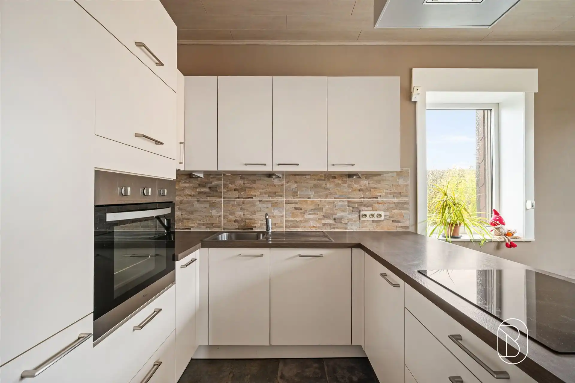 Charmante woning met 3 slk, garage en tuin in Mourcourt! foto 12