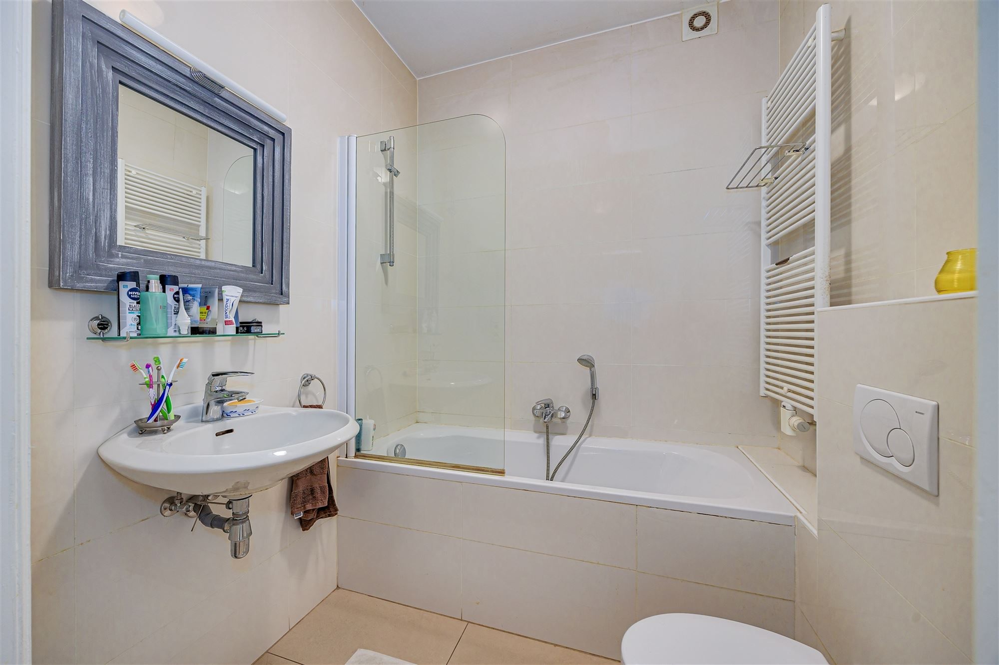 Gerenoveerd opbrengsteigendom met twee appartementen te koop foto 24