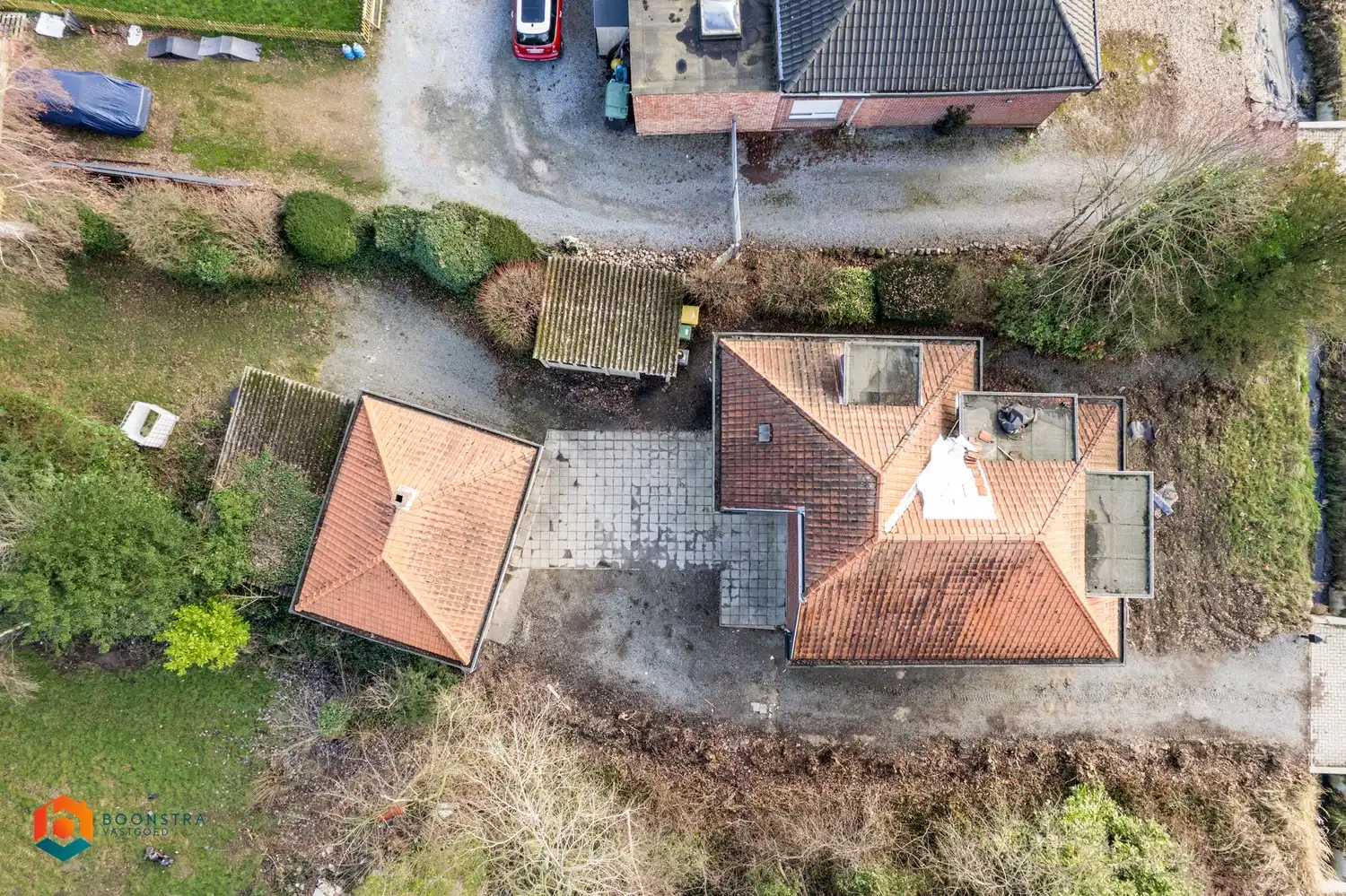 Verbouwproject met landelijk uitzicht op een perceel van 1.200m² foto 22