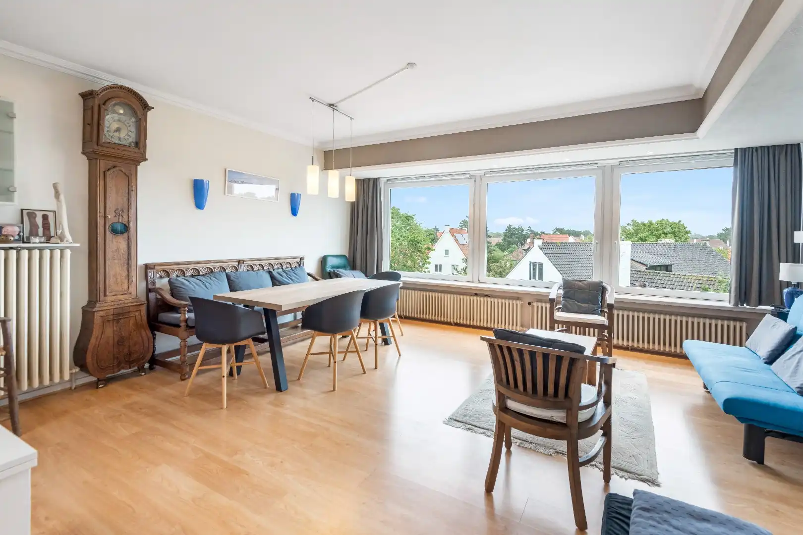 Op te frissen appartement met prachtig open zicht over de villa's van het Zoute gelegen in het centrum van Knokke foto {{pictureIndex}}