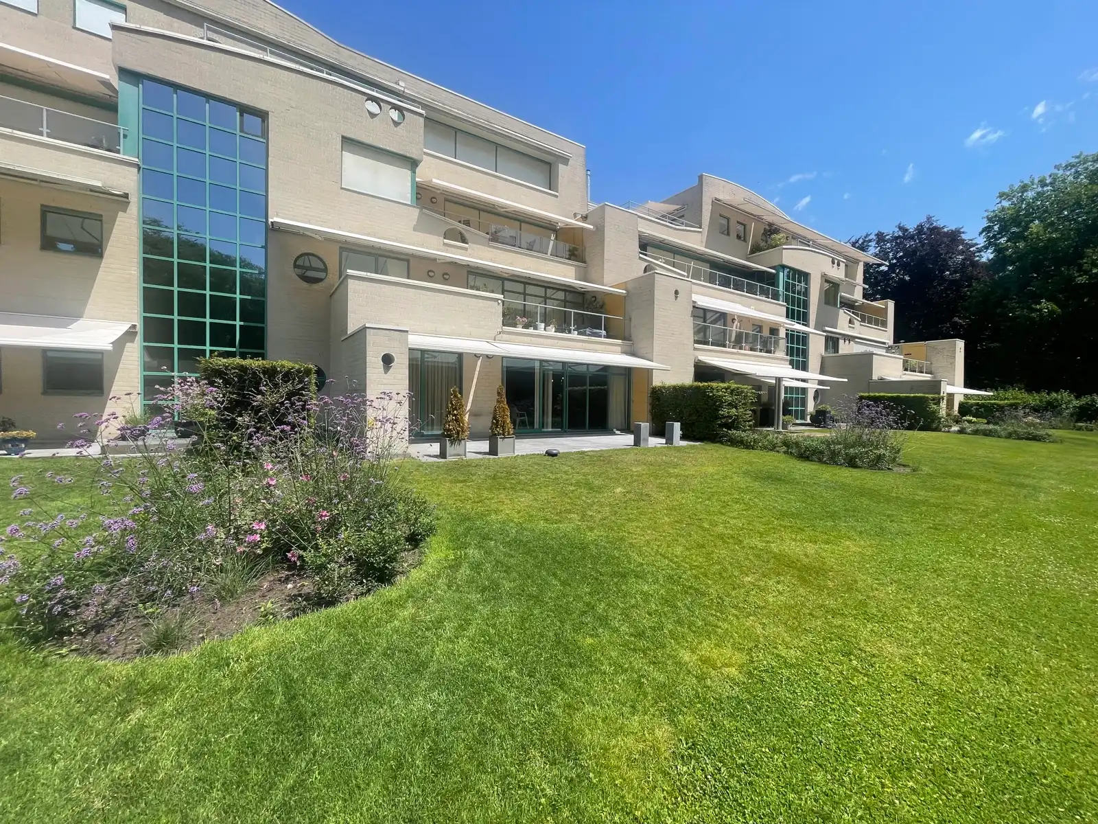 Gelijkvloers appartement in het park Residentie “De Dennen” foto 29