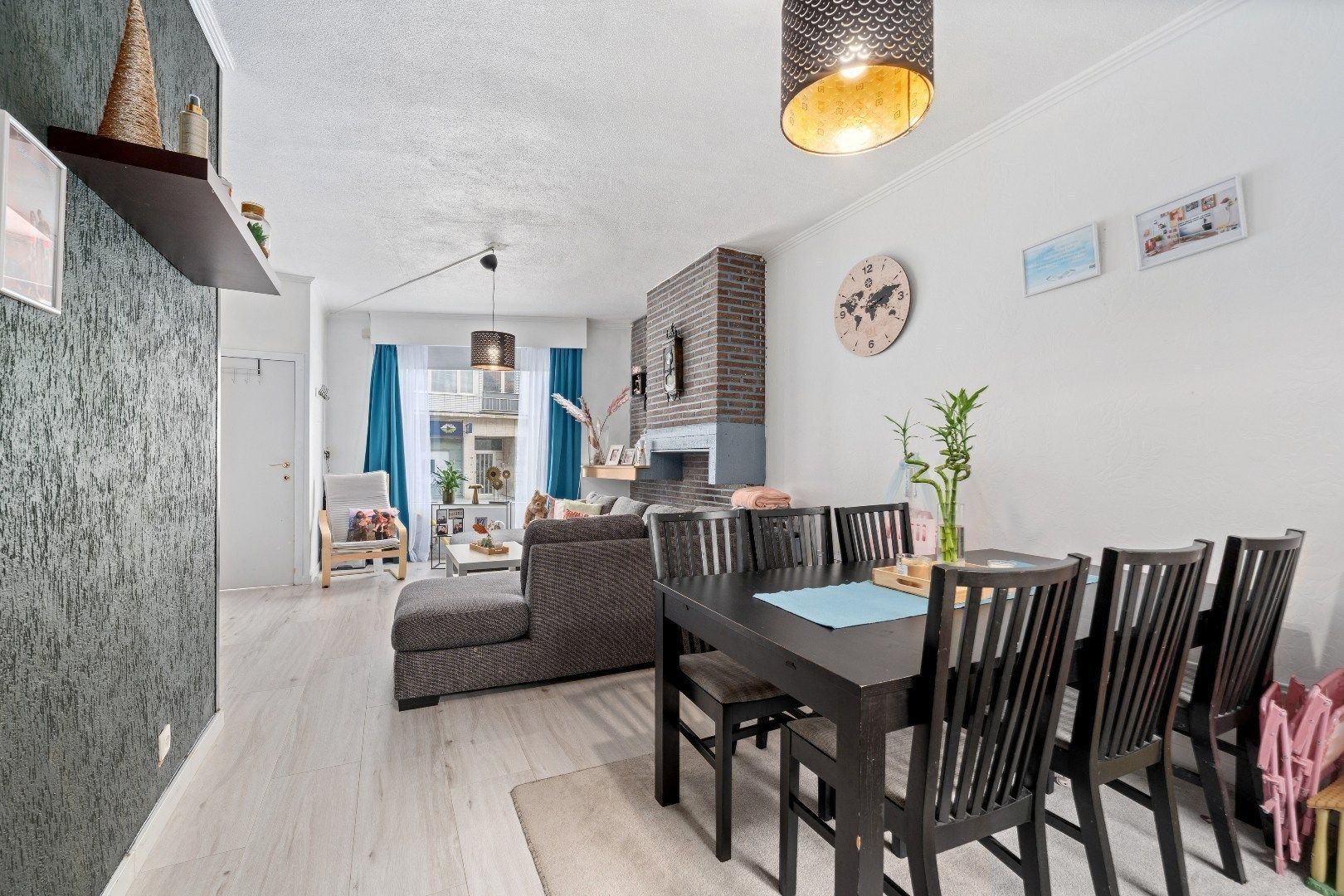 Op te frissen rijwoning met tuin foto 3