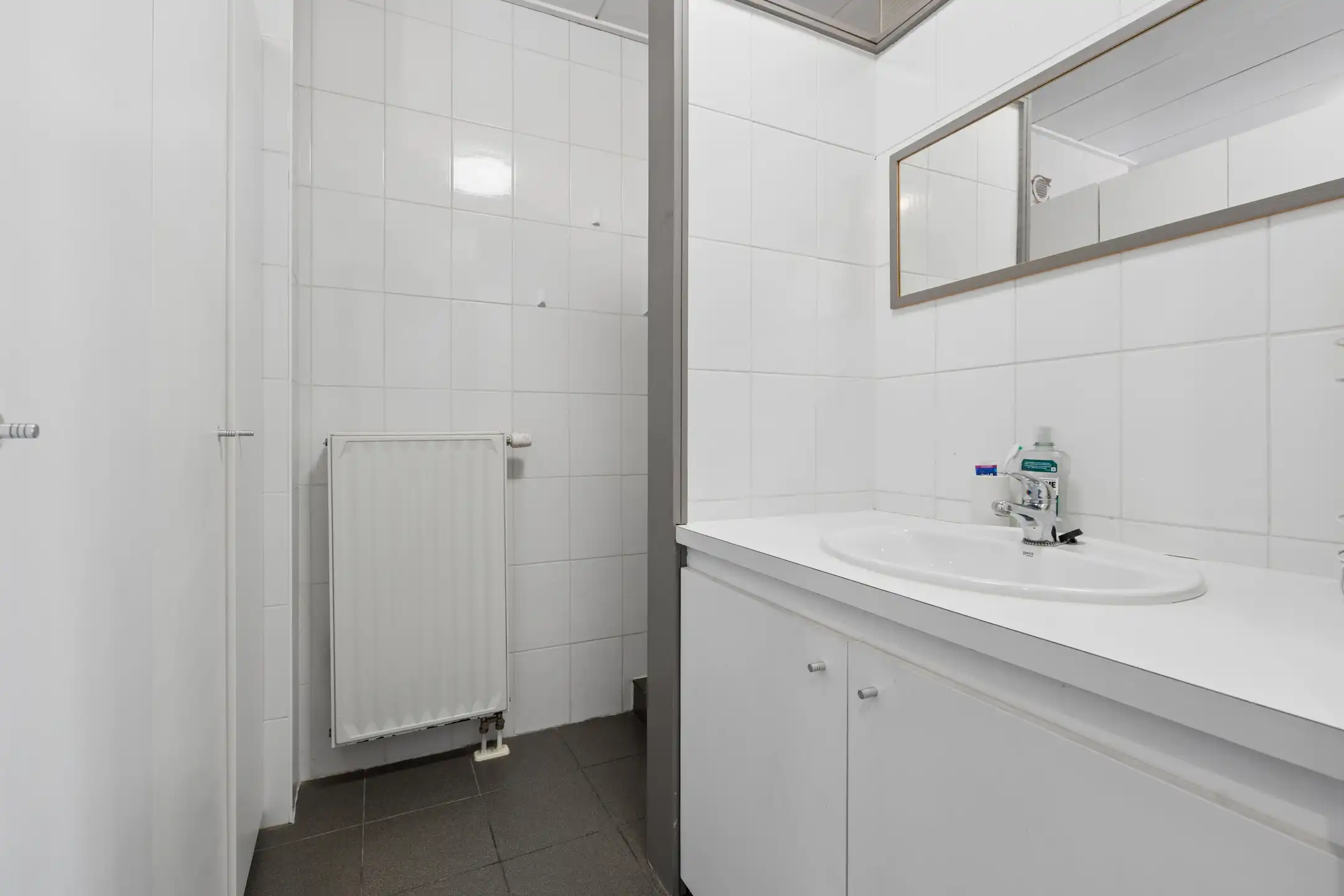 Gezinswoning met 4 slaapkamers en aanpalend magazijn foto 15