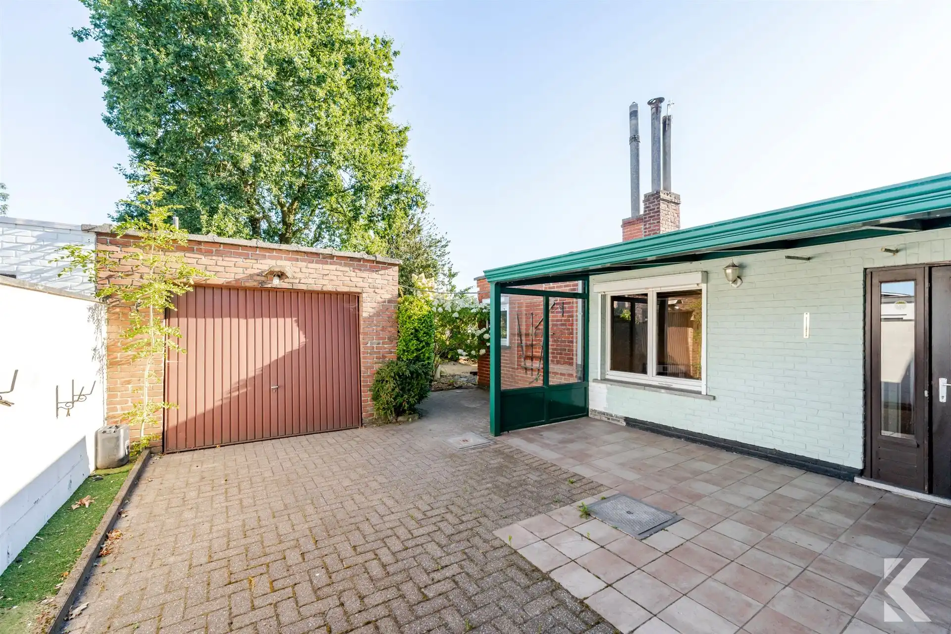 Ruime gezinswoning op 553 m² met garage en open zicht foto 3