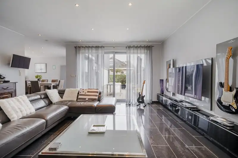 Moderne gezinswoning met 3 slaapkamers nabij de Nederlandse grens foto 4