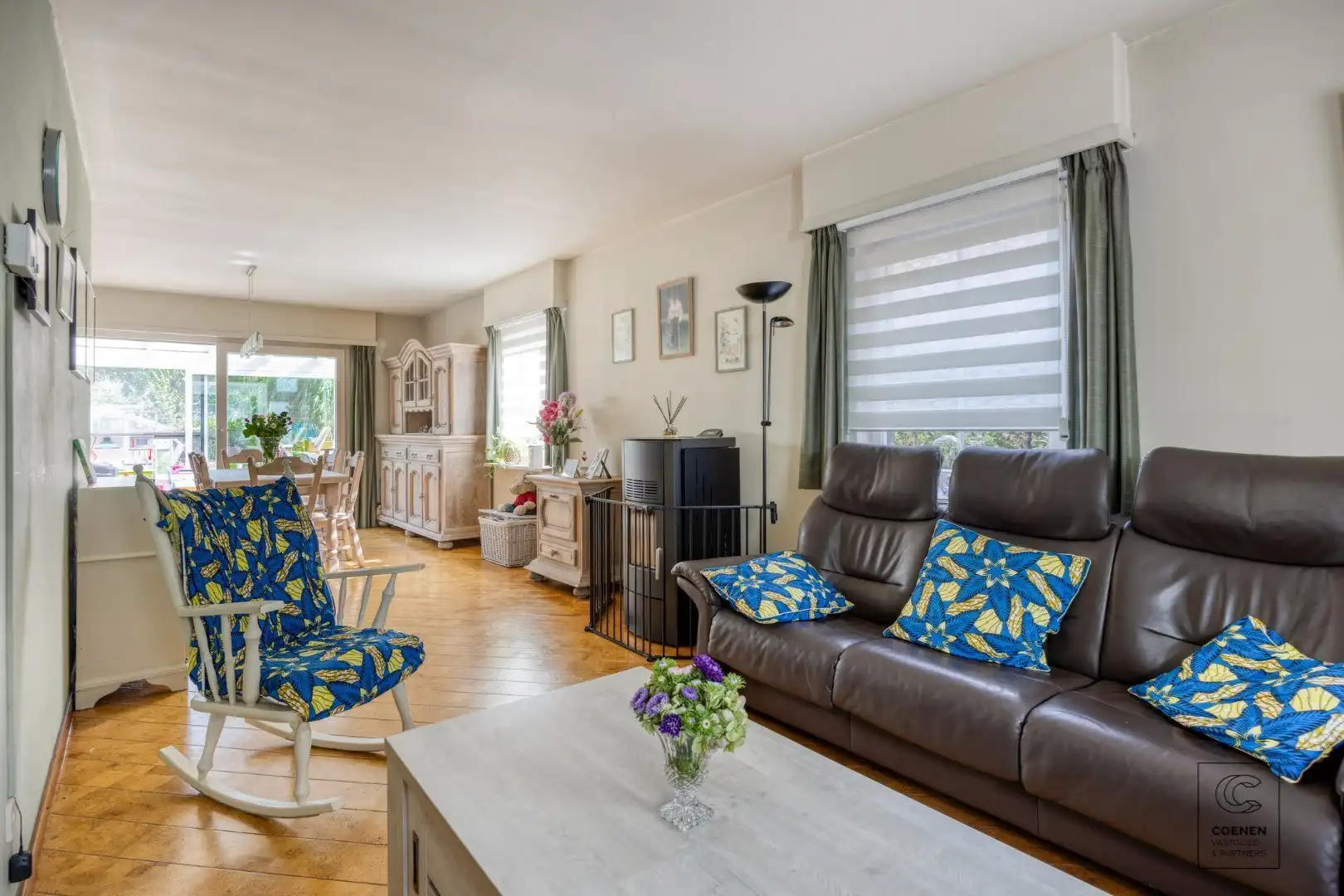 Ruime woning met 4 slaapkamers op een rustige ligging te Hoogstraten! foto 3