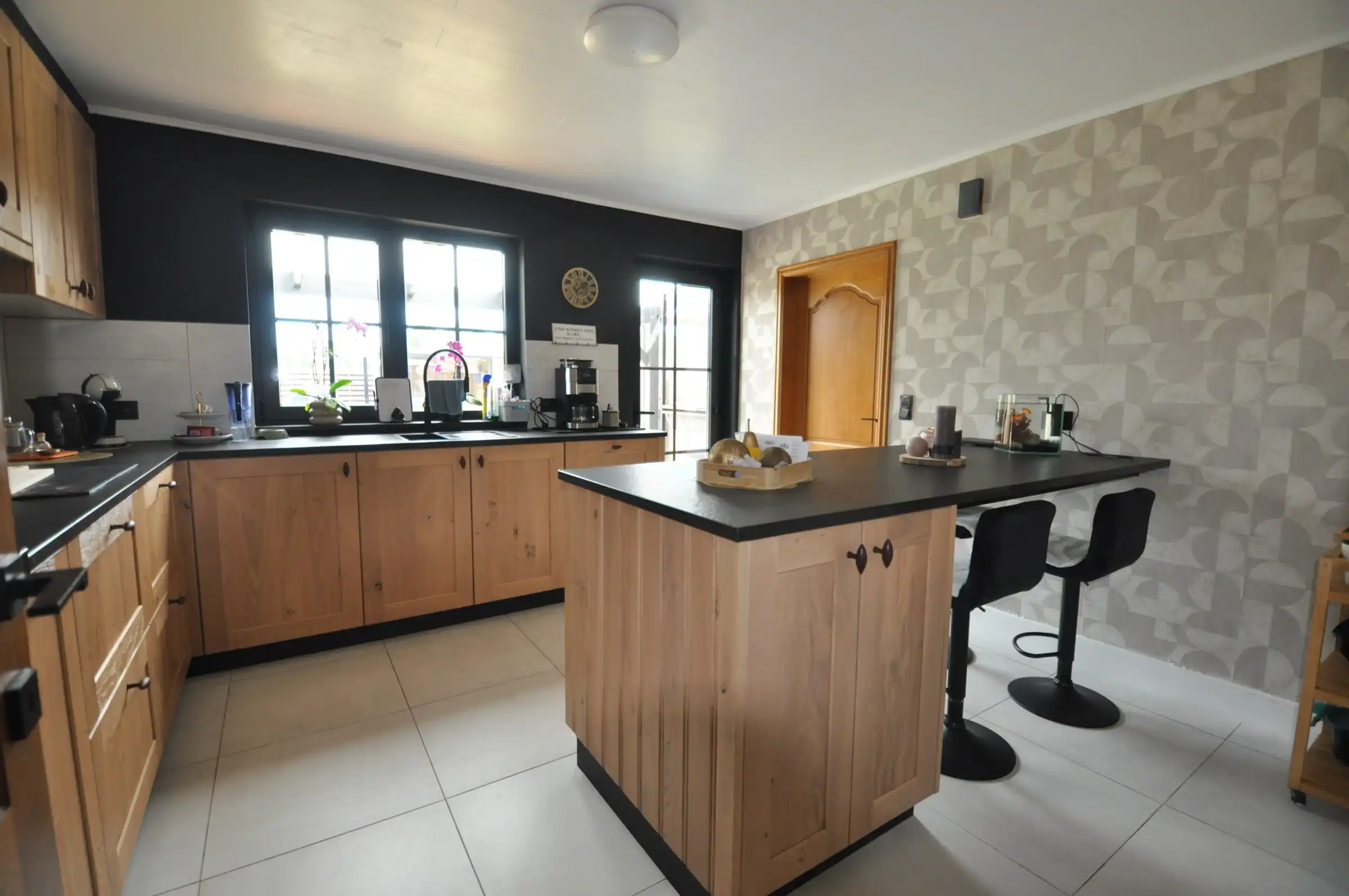 Instapklare energiezuinige villa met hoogwaardige afwerking op een ruim perceel van 664 m² in Oudenburg. foto 10