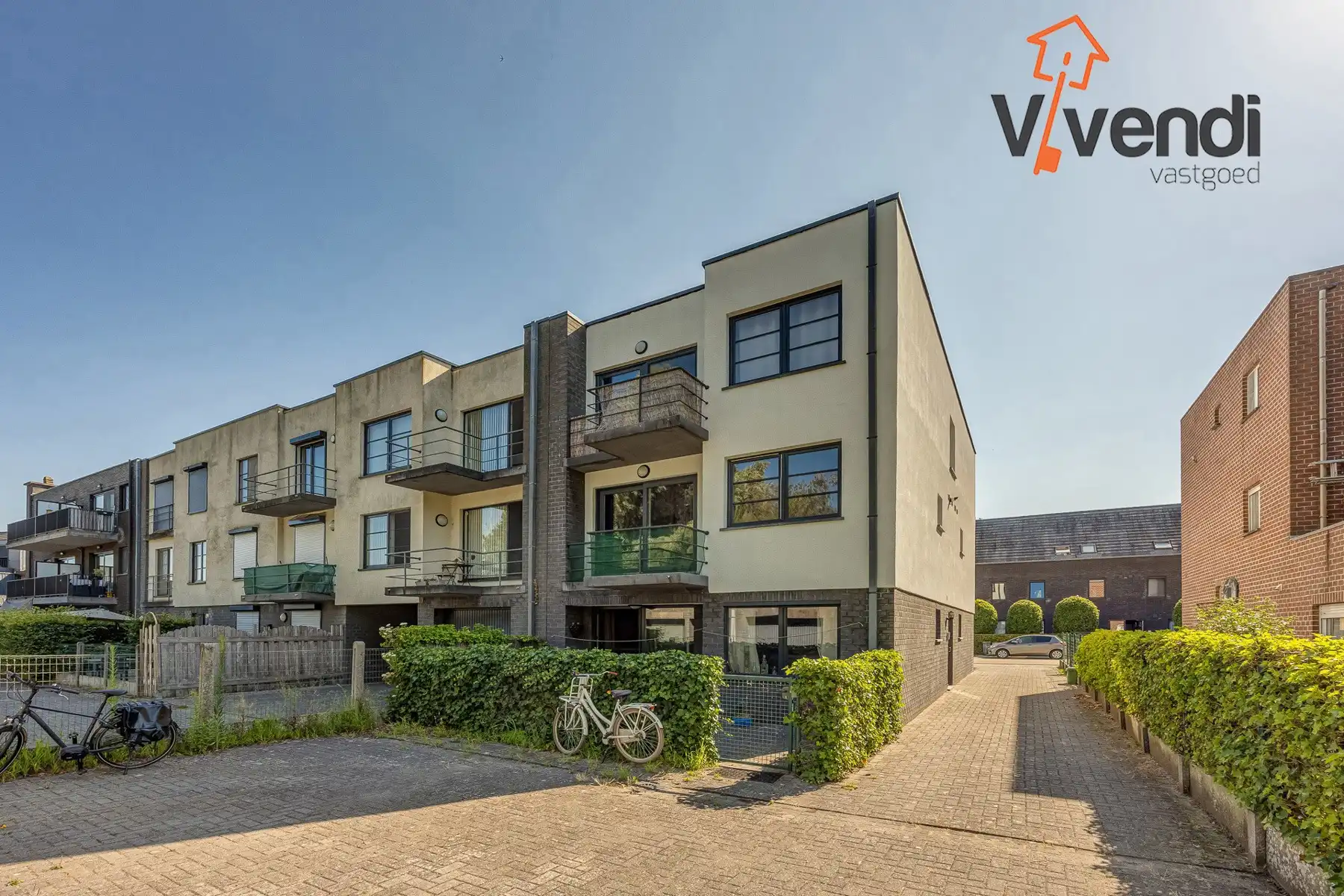 Ruime en lichtrijke duplex met 3 slpk inclusief 1 garagebox! foto 22