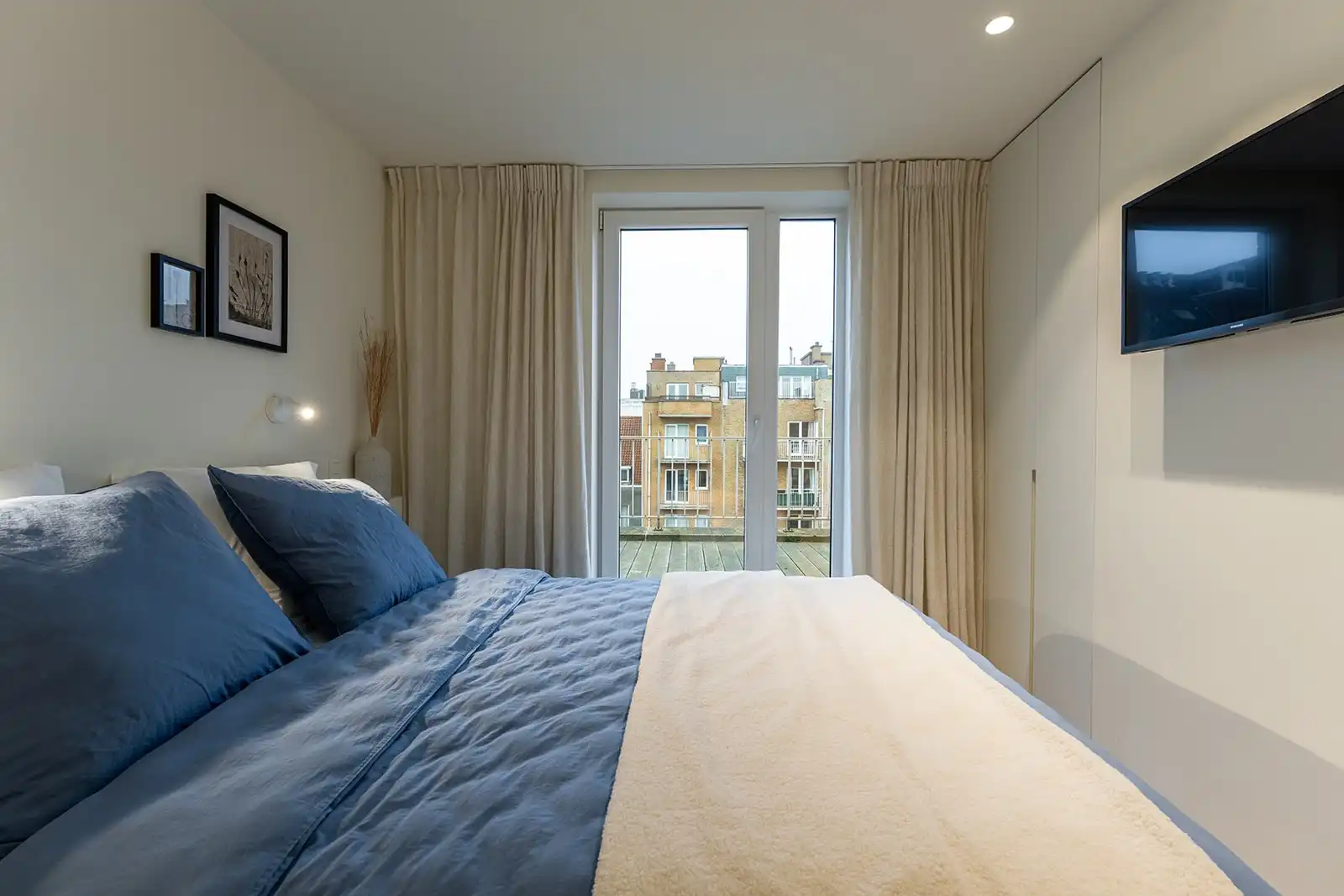 Prachtige penthouse met grote zonneterrassen (50 m²), met zijdelings zeezicht. foto 13