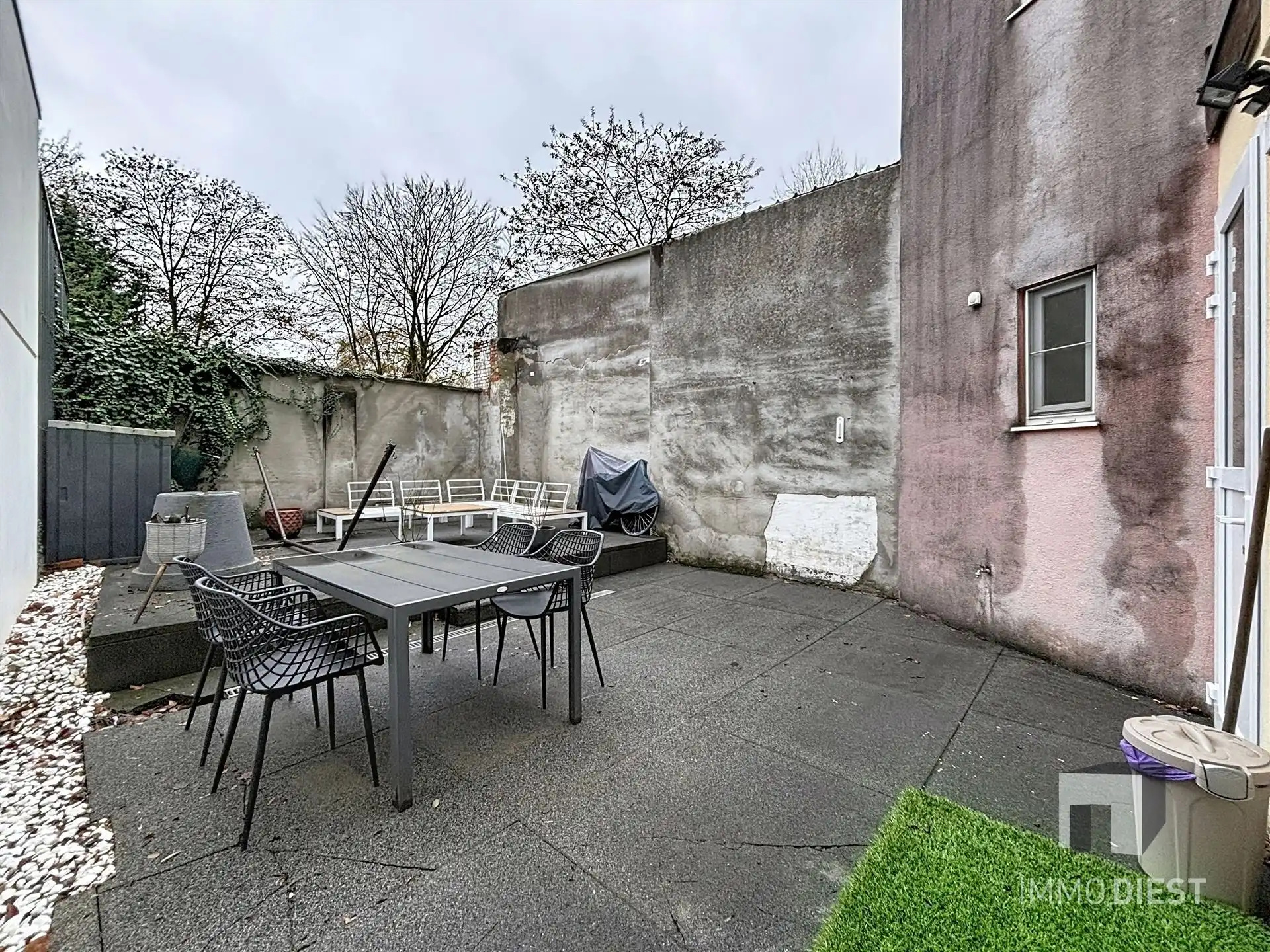 Trendy gerenoveerde woning met 3 slaapkamers foto 32