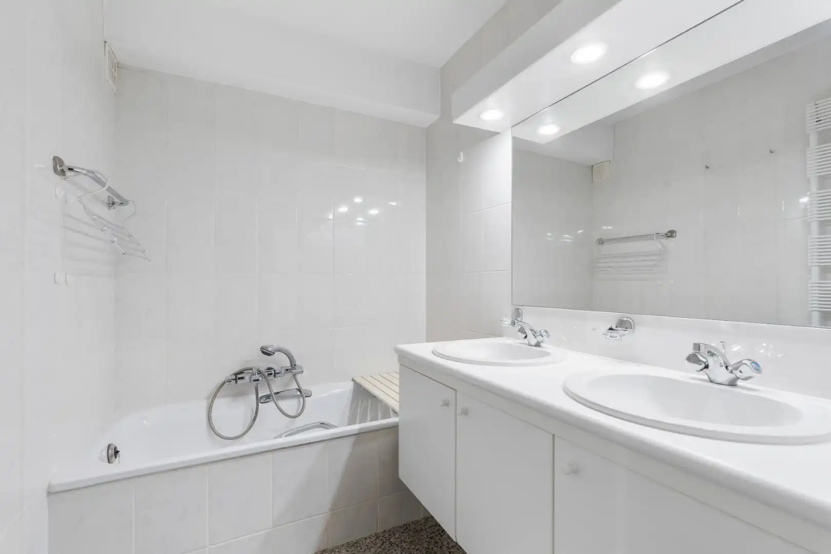 RUIM 3 SLAAPKAMERAPPARTEMENT TE KOOP  IN HET CENTRUM VAN OOSTDUINKERKE BAD foto 17