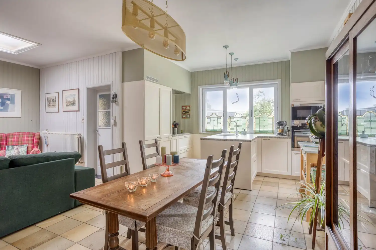 Charmante woning met tuin foto 6