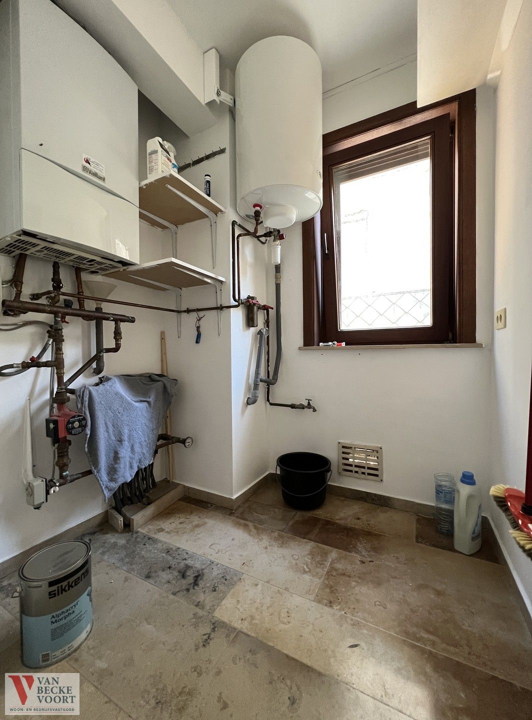 Ruim hoekappartement met zicht op centrale pleinlocatie foto 9