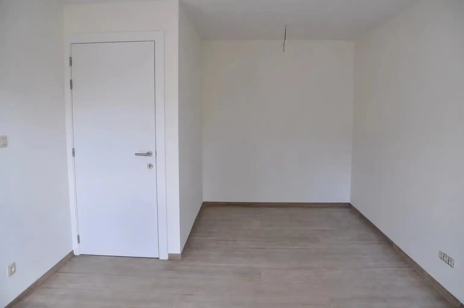 VERRASSEND RUIMEWONING MET 3 SLPK'S  MET ZONNEPANELEN OP CENTRALE LIGGING IN LUMMEN foto 16