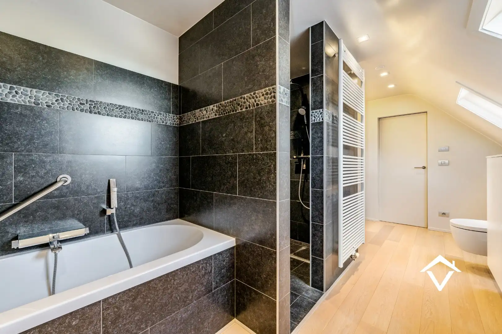 Alleenstaande woning met polyvalent bijgebouw te Zedelgem  foto 29