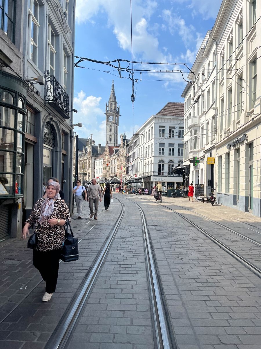 Zeer centraal gelegen Handelspand foto 6