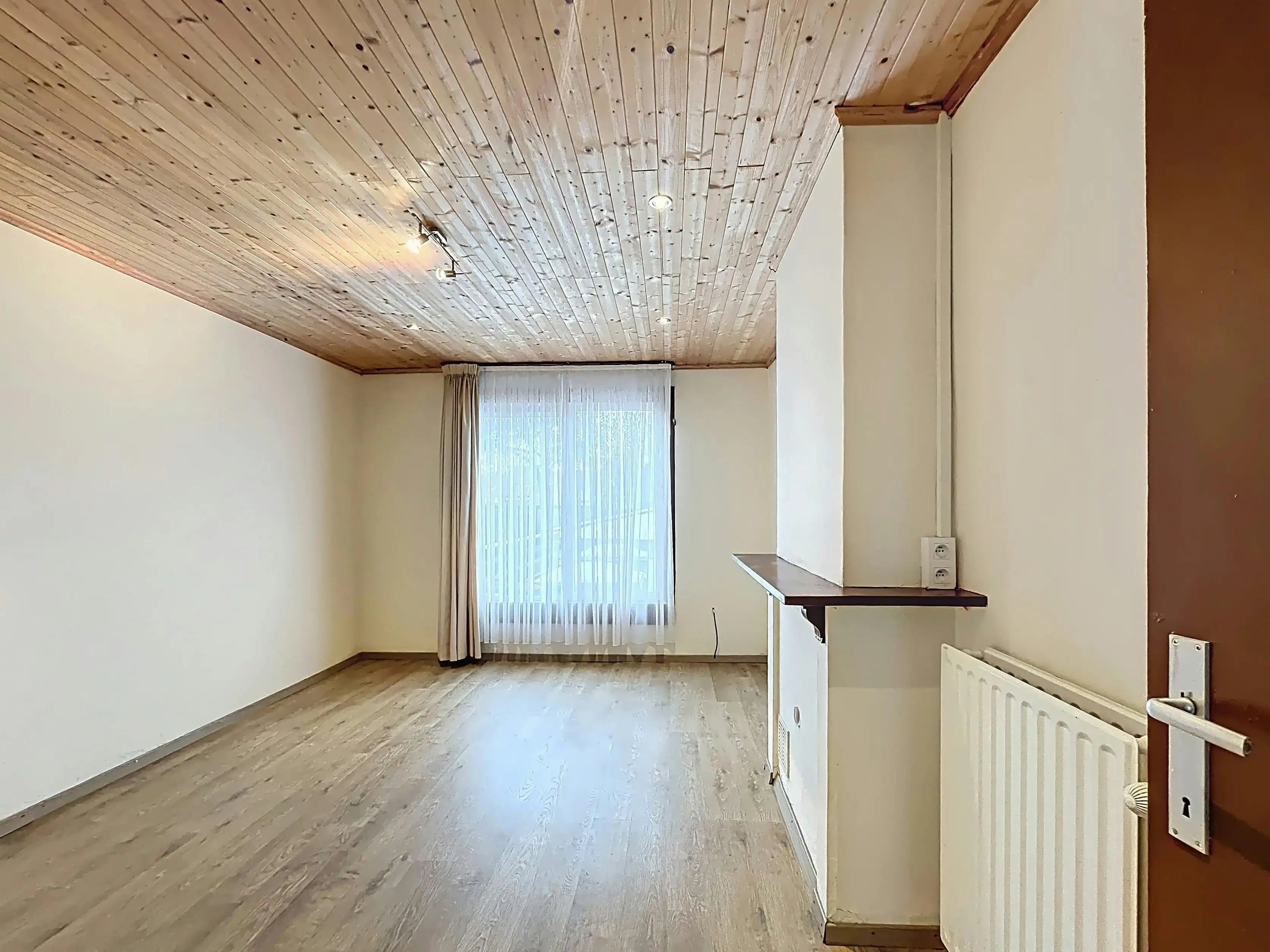 Handelshuis te koop op de Markt van Eeklo foto 14