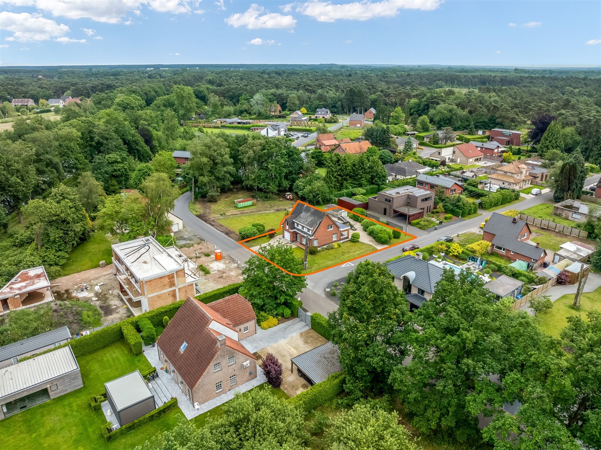 RUIME, PERFECT ONDERHOUDEN WONING MET ZUIDGERICHTE TUIN VLAKBIJ KEIHEUVEL foto 24