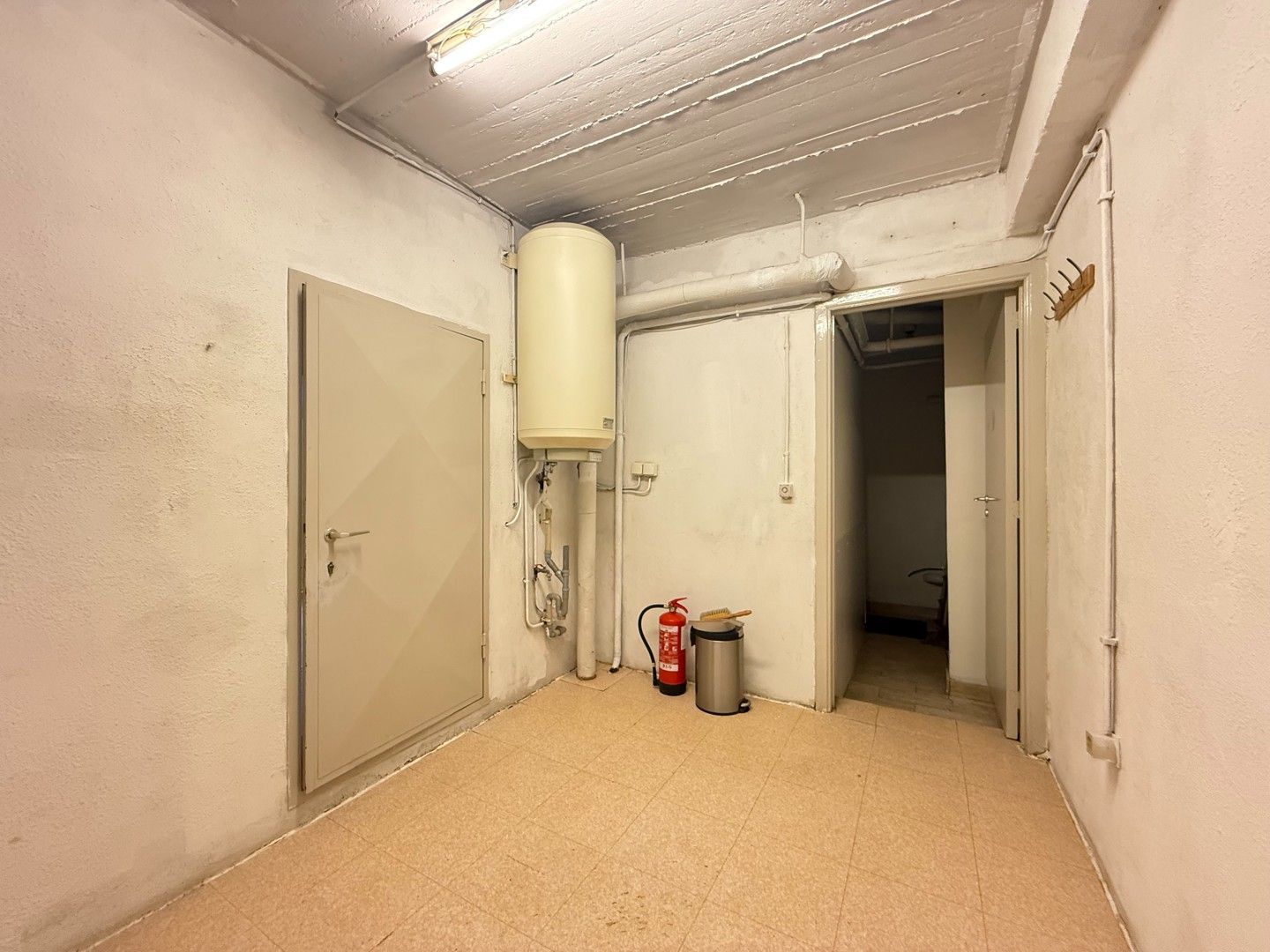 INSTAPKLAAR KANTOOR OF HANDELSRUIMTE OP TOPLOCATIE foto 6