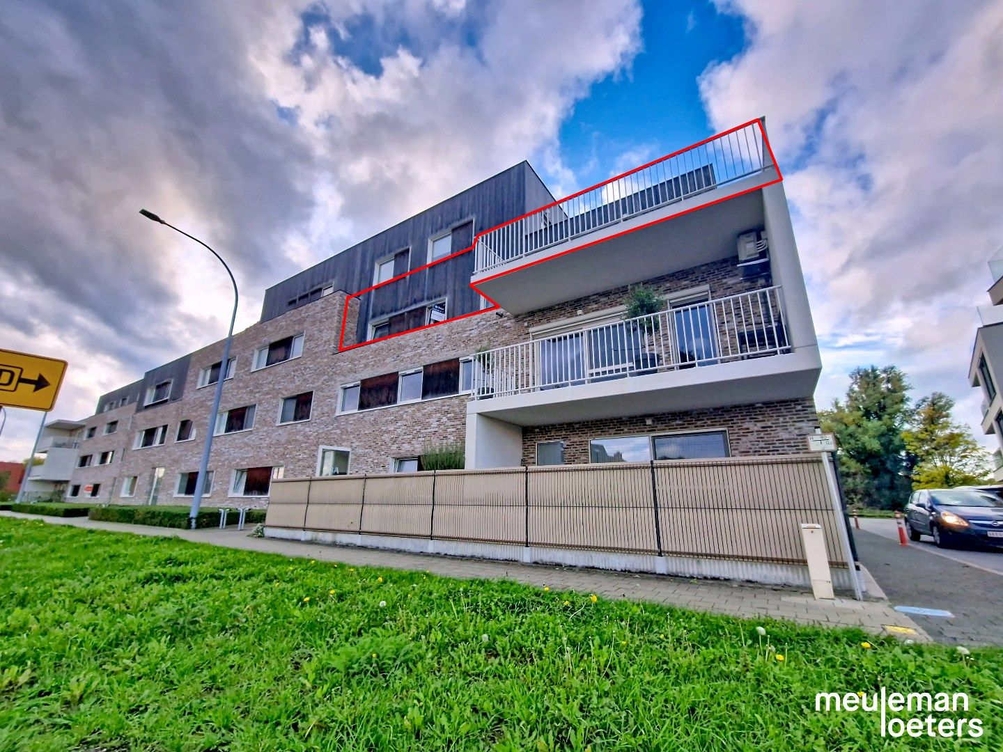 Kwalitatief afgewerkt appartement met parkeerplaats foto 12