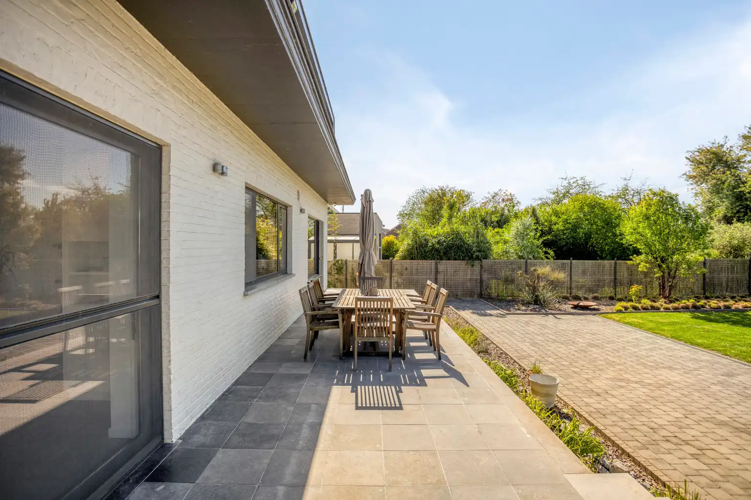 MOOIE, VOLLEDIG GERENOVEERDE WONING MET TUIN  foto 23