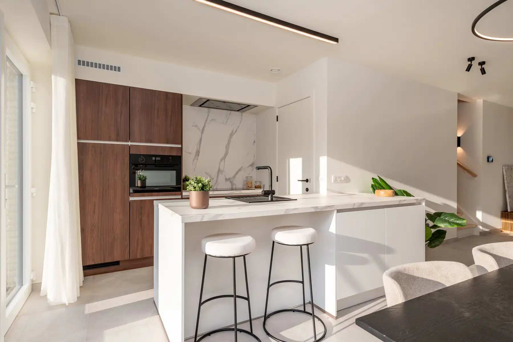 Gesloten tijdloze woning foto 11