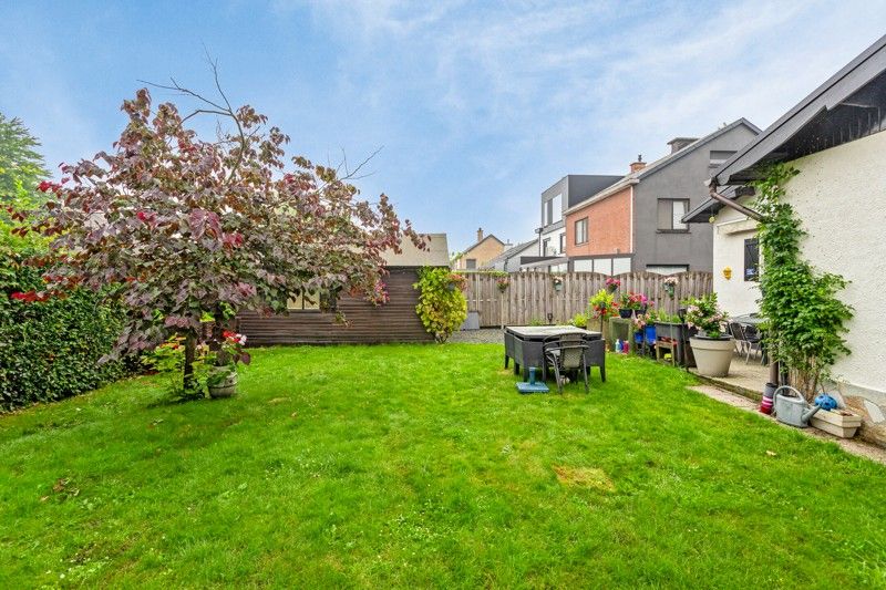 Charmante bungalow met drie slaapkamer, garage en tuin in rustige wijk foto 15