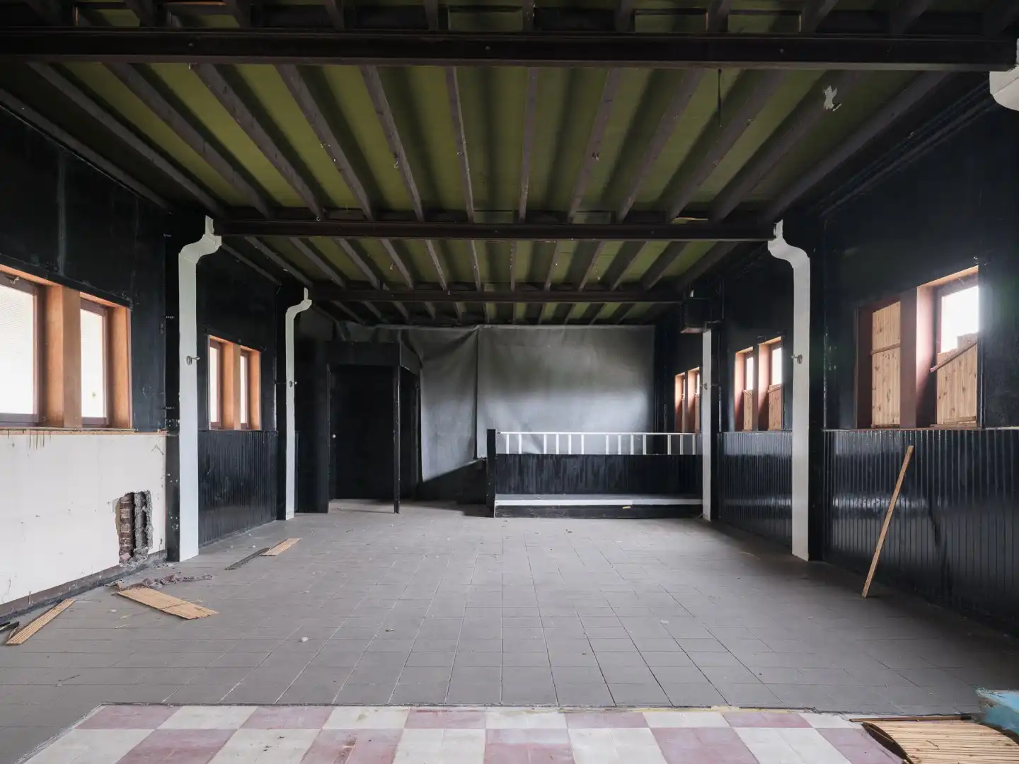 Ruime te renoveren handelszaak met feestzaal en woonmogelijkheid in Nazareth foto 12