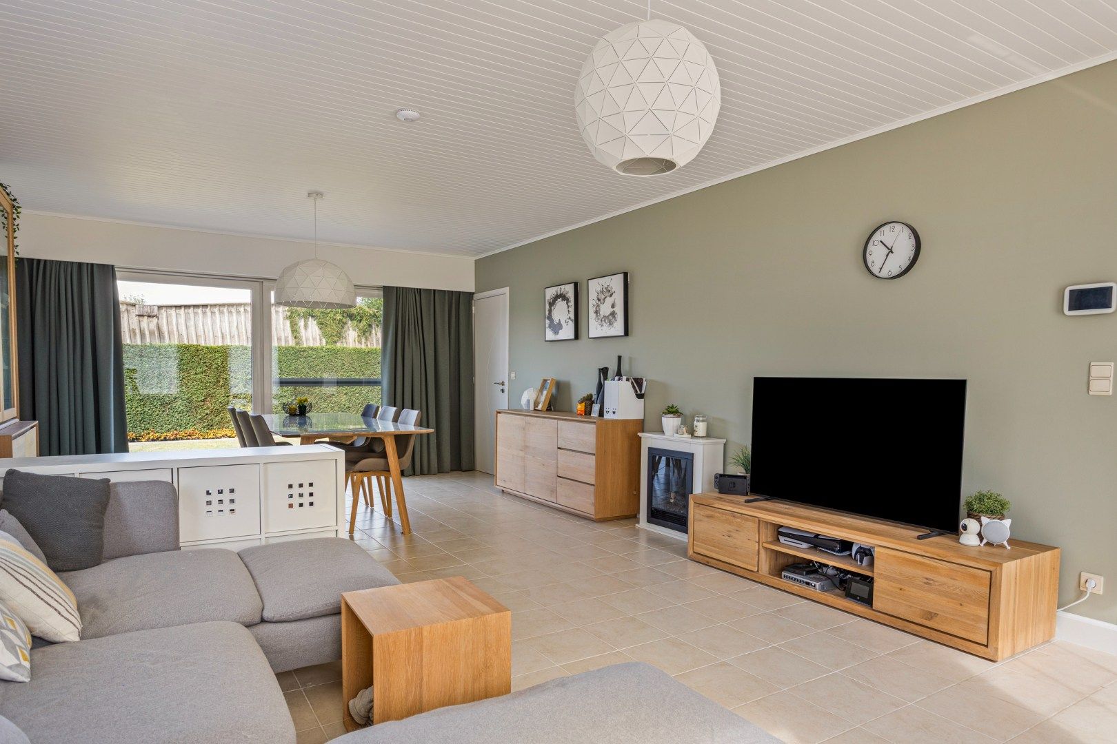 Instapklare woning met 3 ruime slaapkamers op 599 m² te OLV Olen ! foto 4