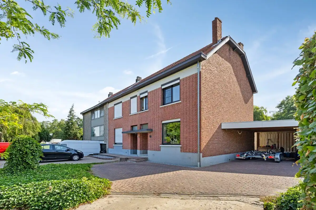 Ruim ingedeelde woning met 4 slpks op een mooi perceel van 21 are met achterliggend groen. foto 34