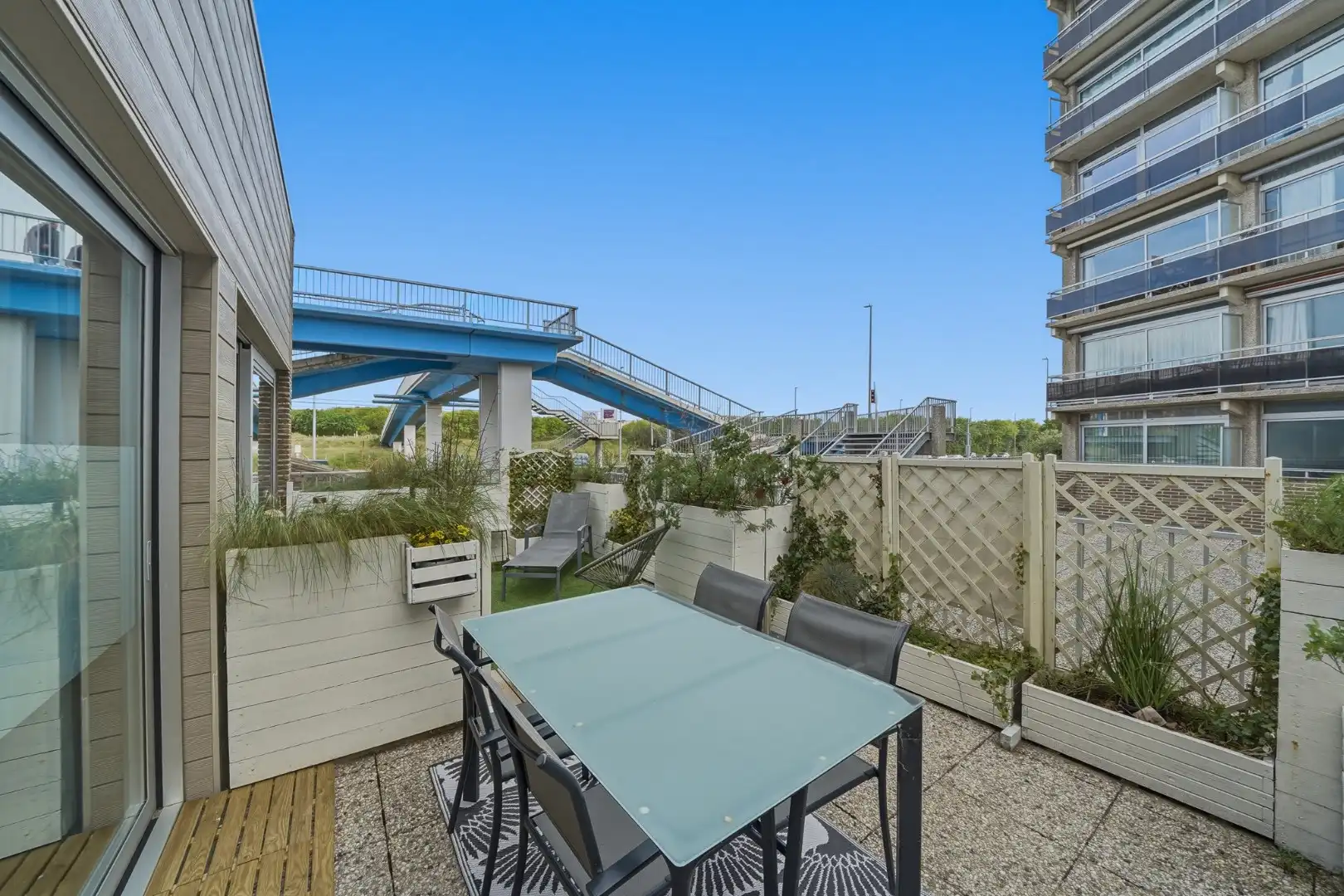 Instapklaar appartement met groot terras in Bredene - vlak bij de zee foto 4