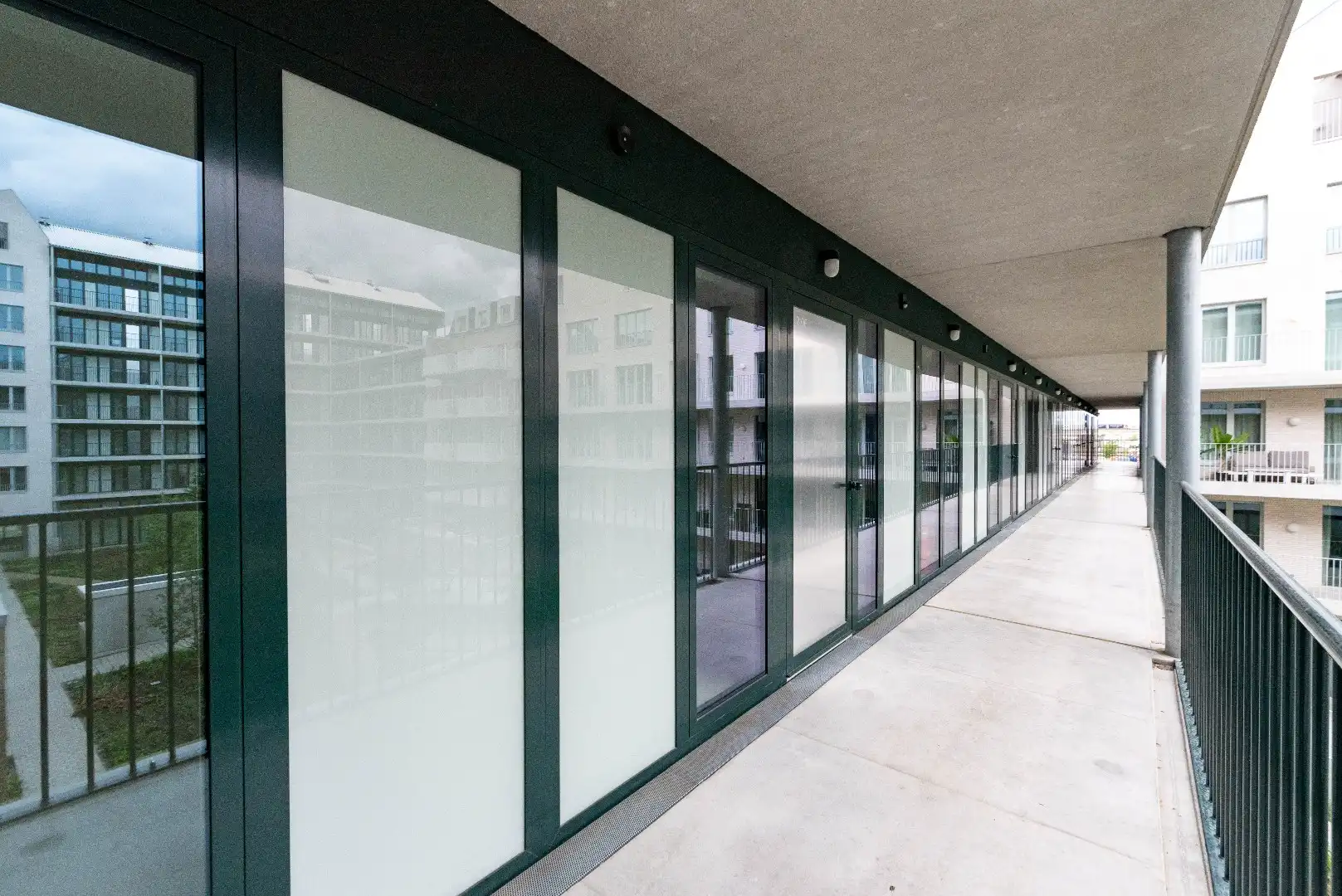 Prachtig nieuwbouw appartement met 2 slk en terras foto 17