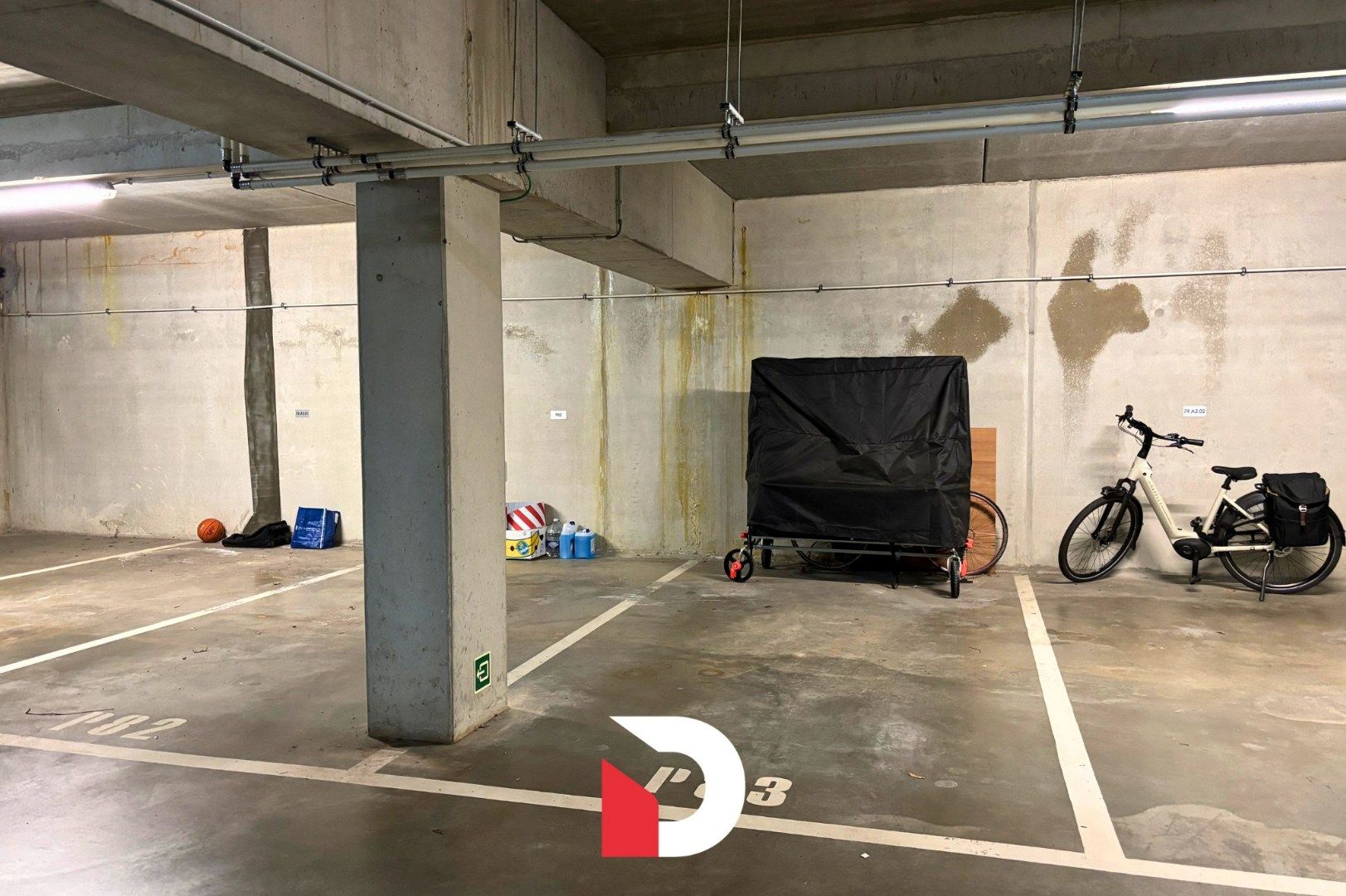 Uniek GEMEUBELD appartement met 2 slaapkamers en ruim terras foto 19