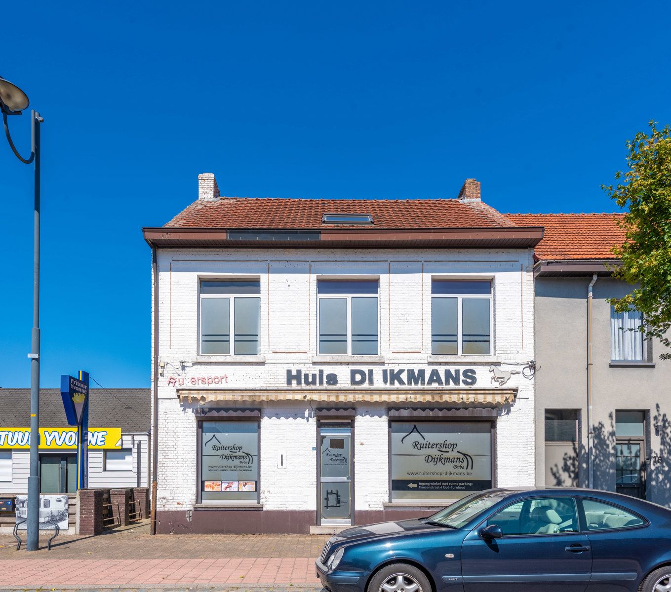 Ruim handelshuis op toplocatie in hartje Oud-Turnhout! foto {{pictureIndex}}