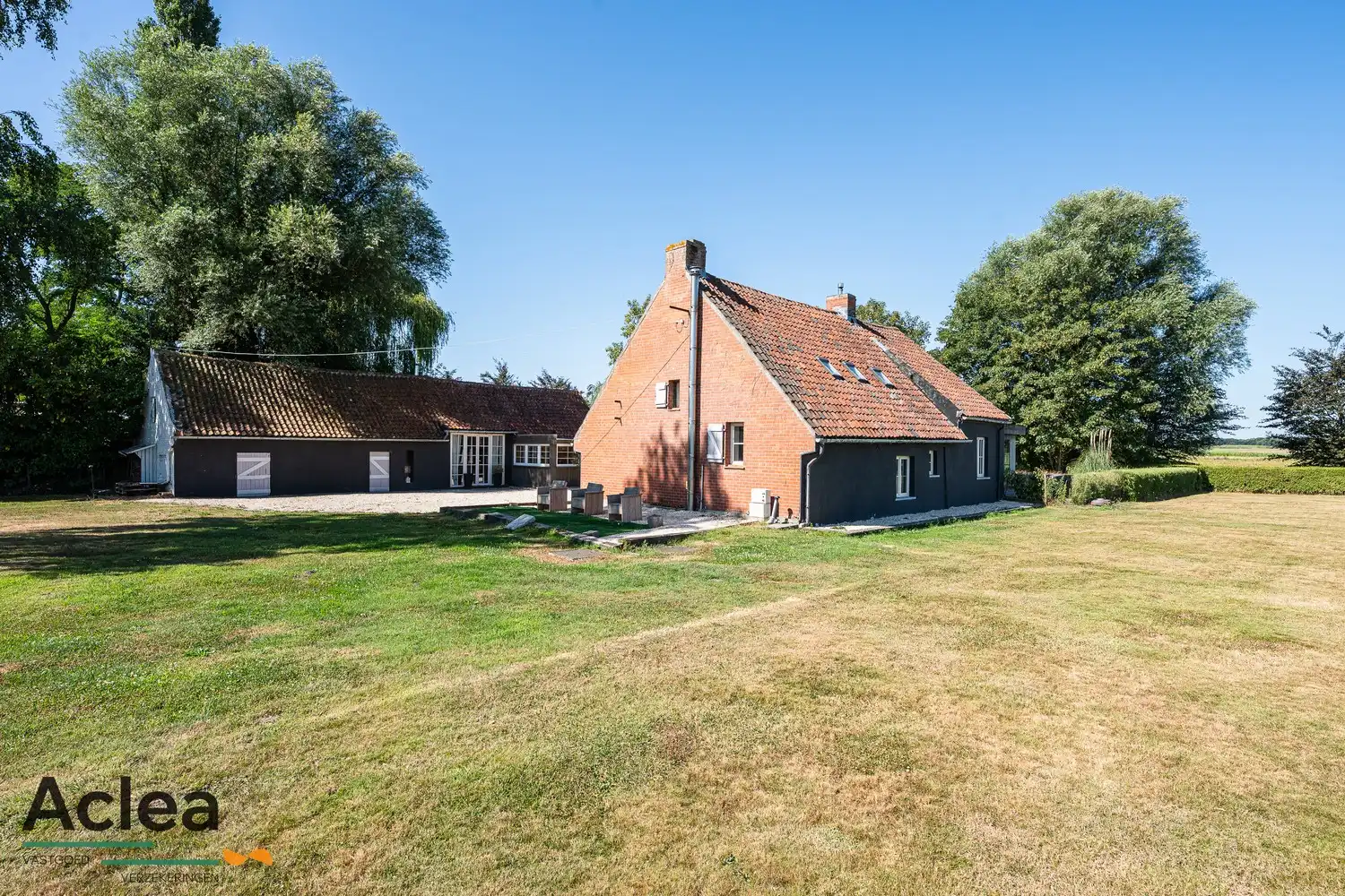 Karaktervolle hoeve op een uitzonderlijke locatie in Adegem foto 2