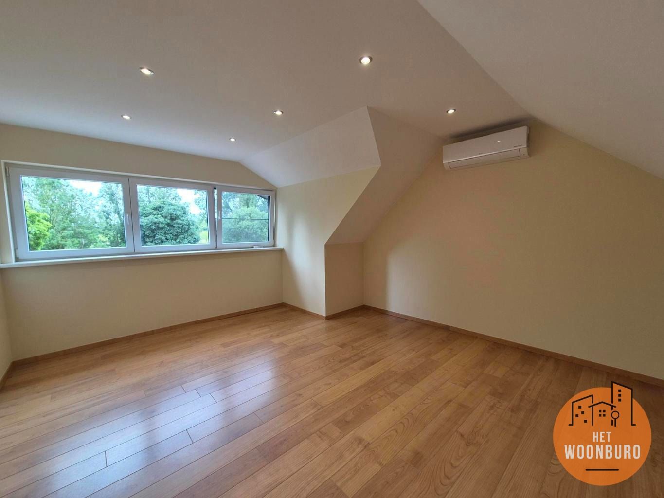 Woning HOB met garage en tuin foto 12