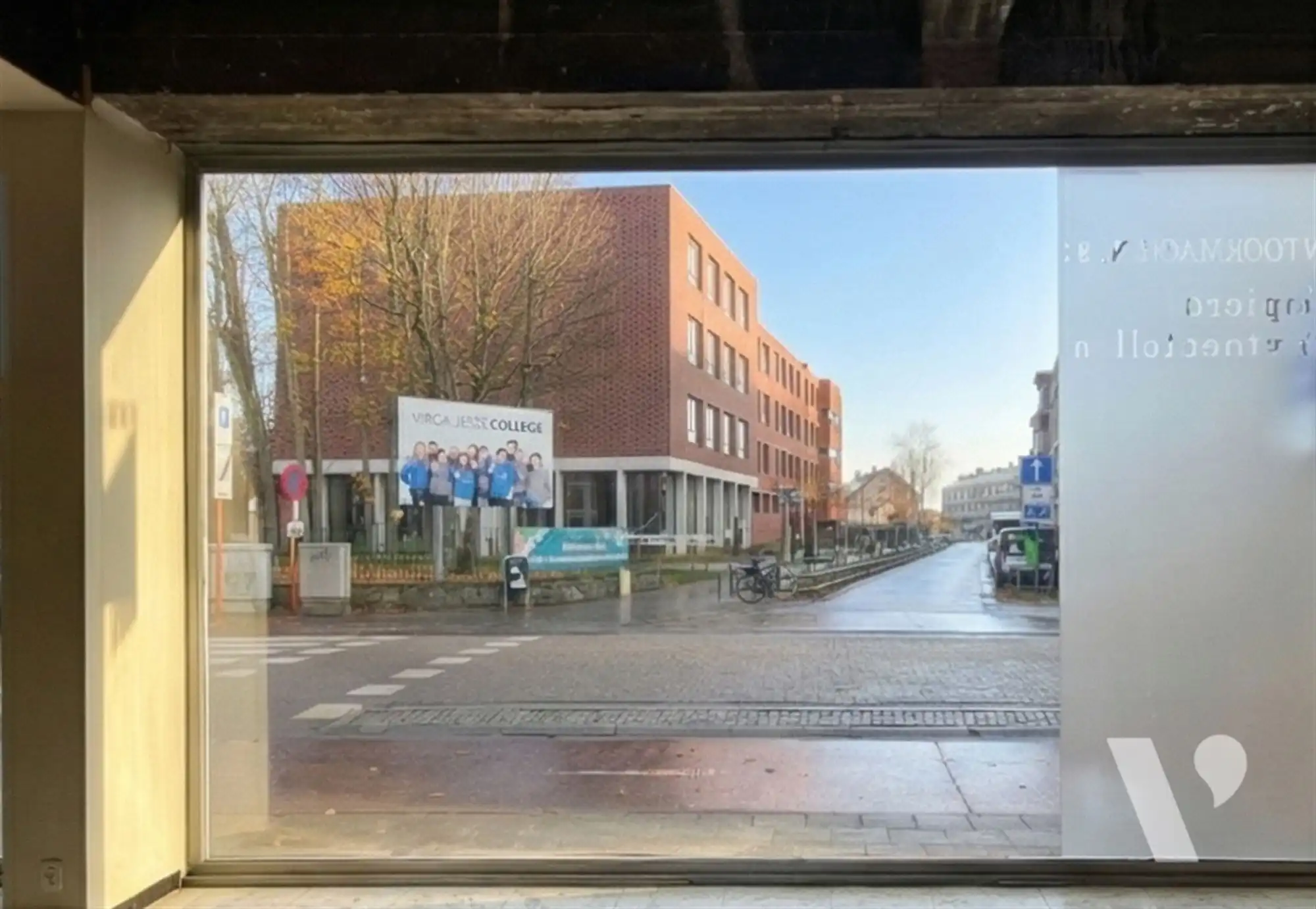 Commerciële kans - toplocatie in Hasselt (178 m² + kelder)  foto 8