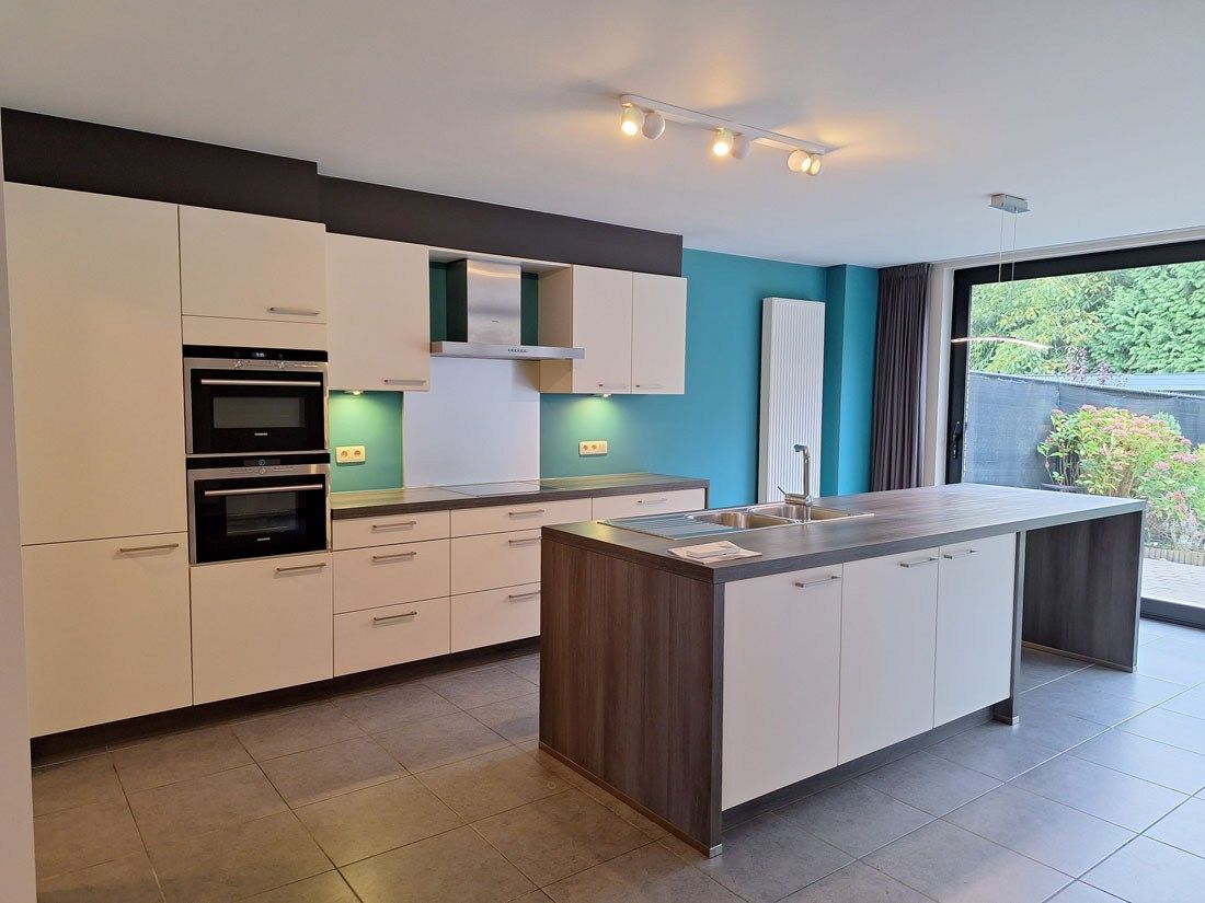 Prachtige eigentijdse woning in een groen kader foto 9