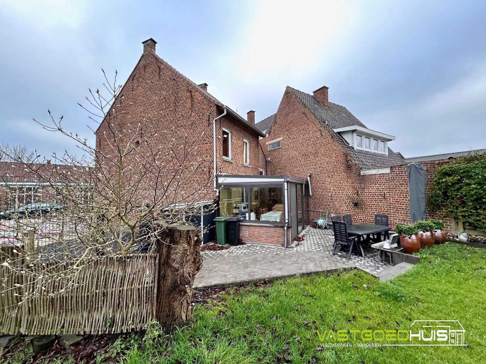 Karaktervolle, halfopen bebouwing met tuin foto 23