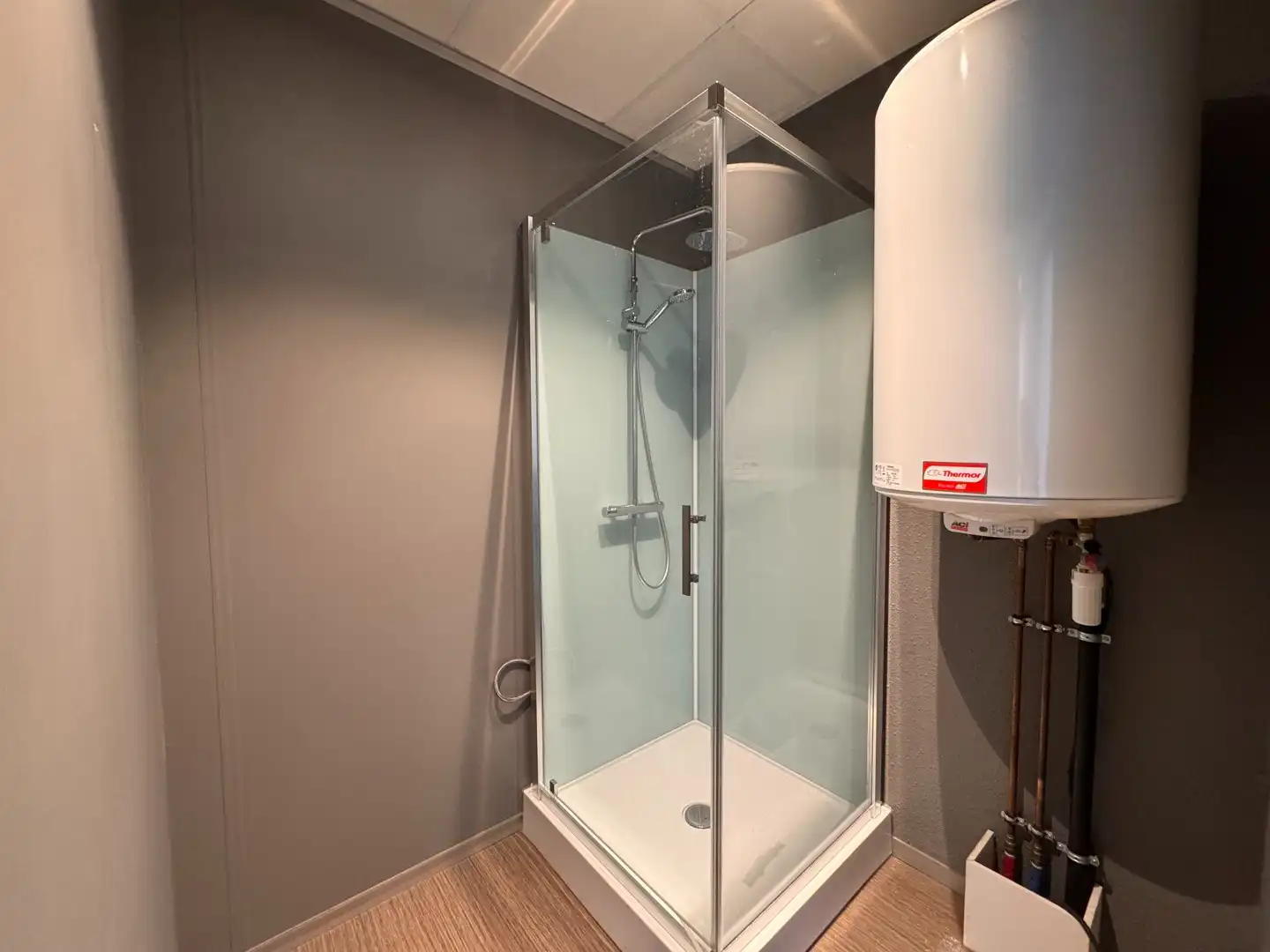 Instapklare kantoorruimte van 705 m² in Ieper foto 16