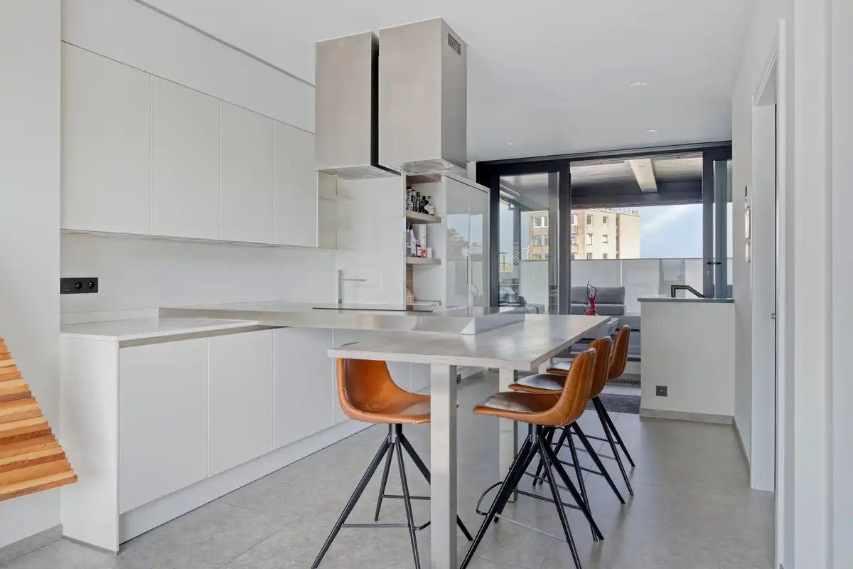 Loftappartement met 2 terrassen en dubbele garage op het Kolonel Dusartplein foto 12