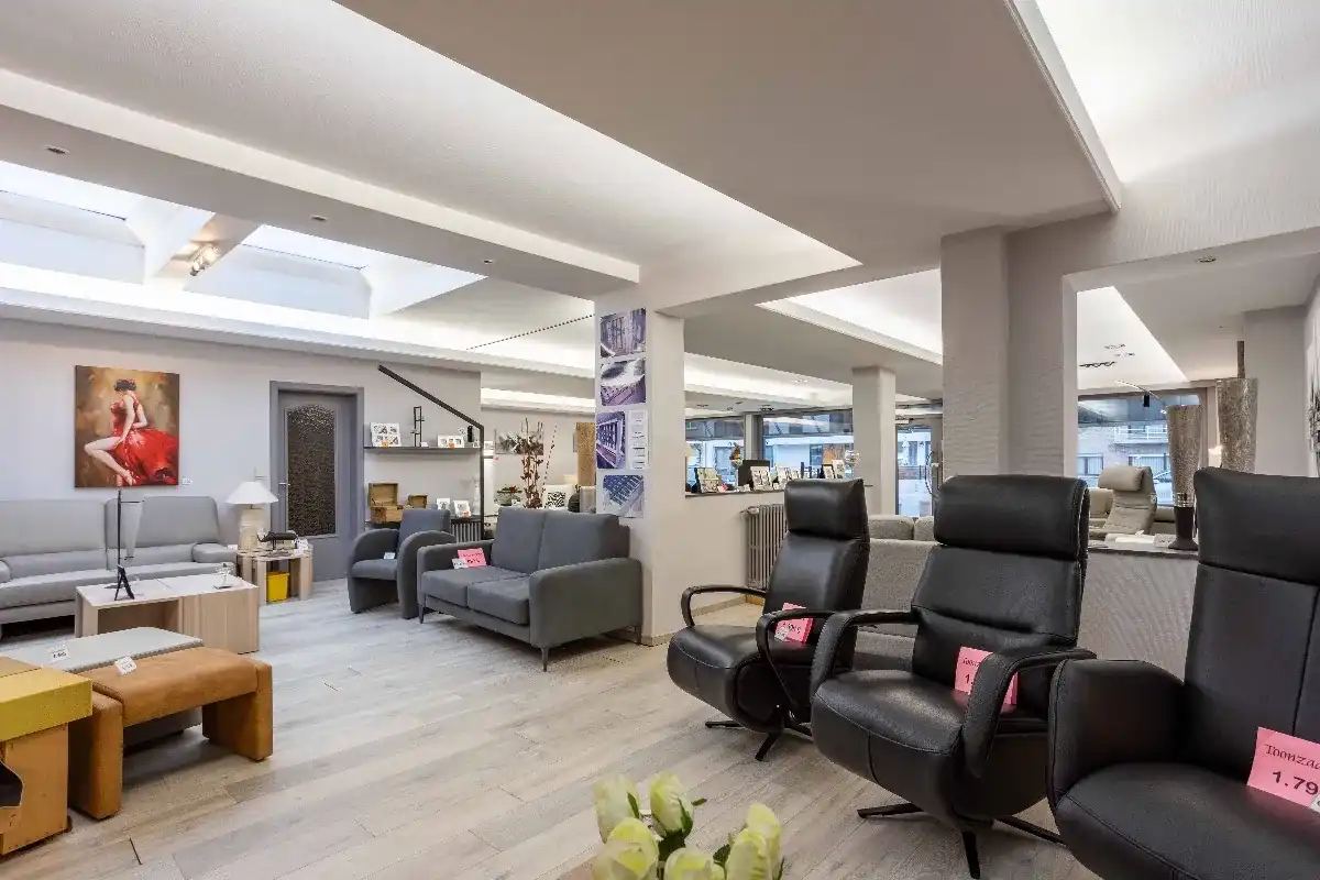 Ruime woning met showroom, atelier en appartement te koop! foto 6